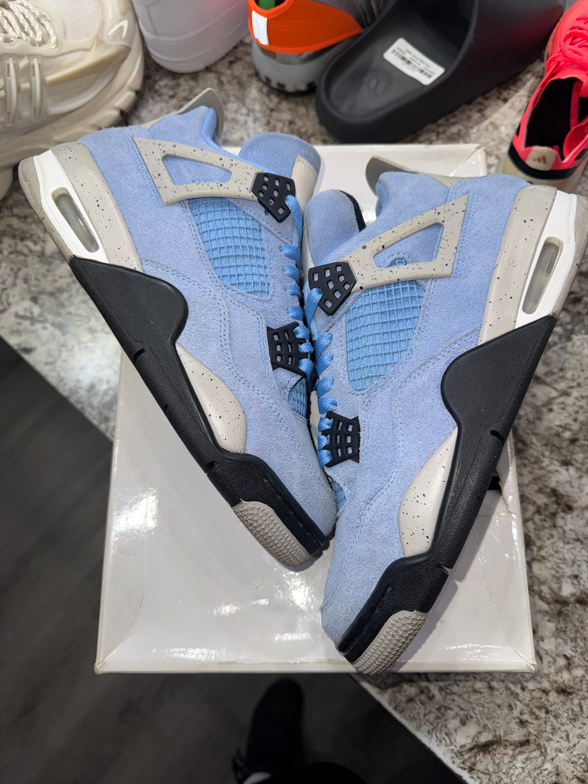 Jordan 4 Retro University Blue