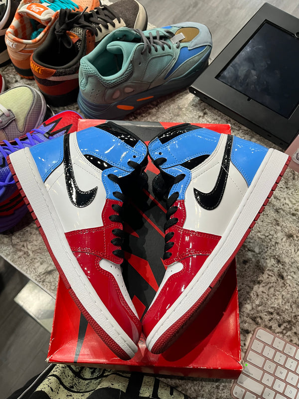 Jordan 1 Retro High Fearless UNC Chicago