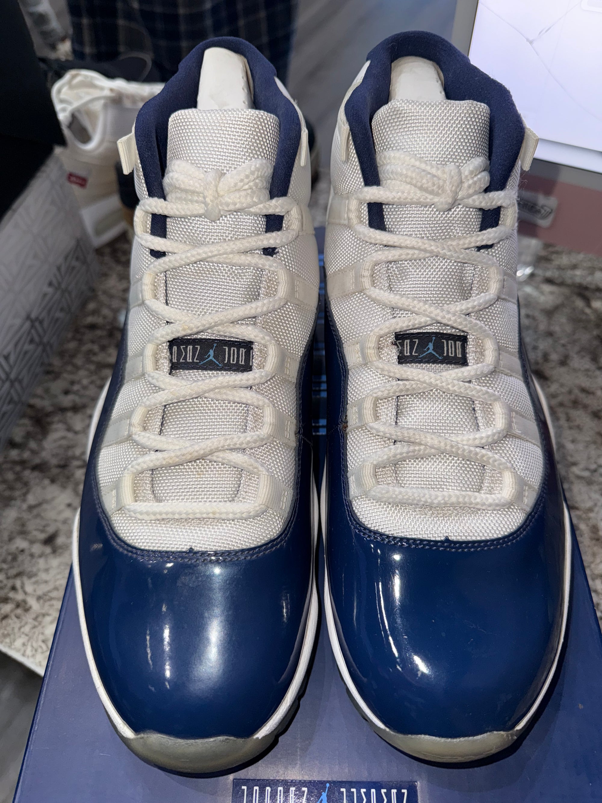 Jordan 11 Retro UNC Win Like 82 (YELLOWING)
