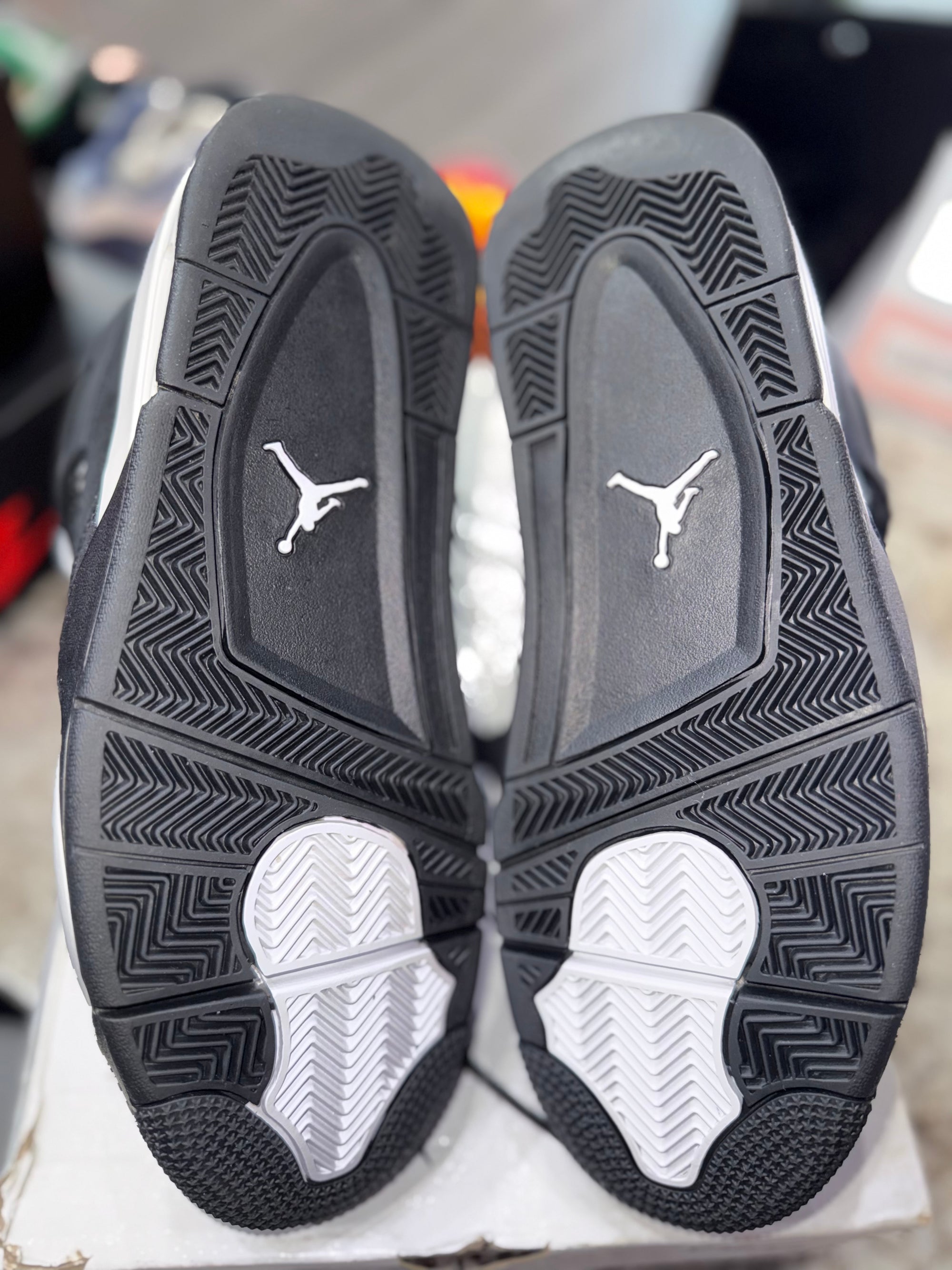 Jordan 4 Retro White Thunder