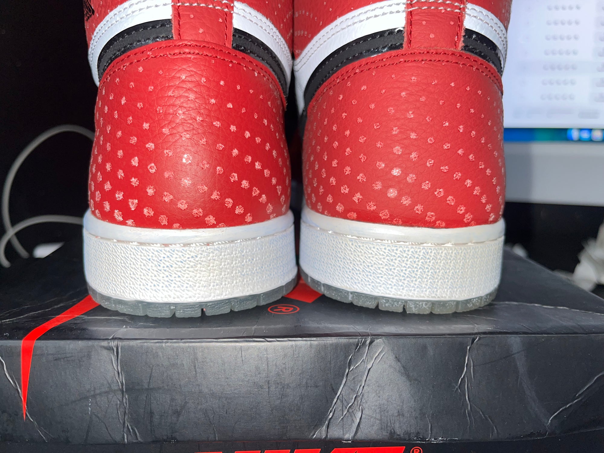 Jordan 1 Retro High Spider-Man Origin Story (Yellowing)