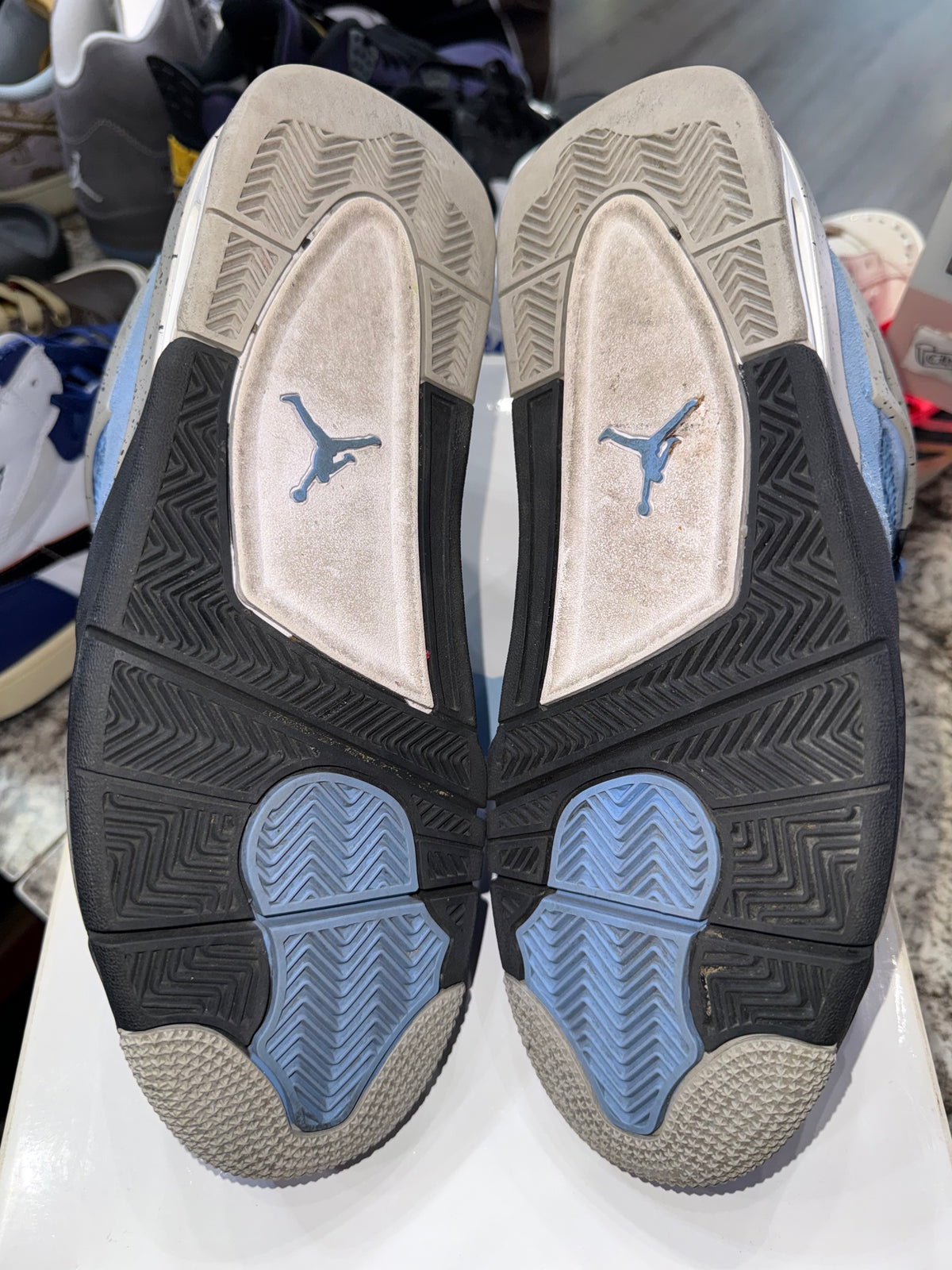 Jordan 4 Retro University Blue