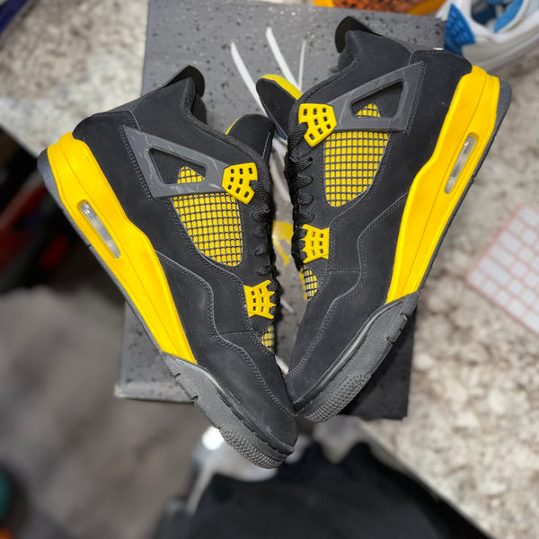 Jordan 4 Retro Thunder (2023)