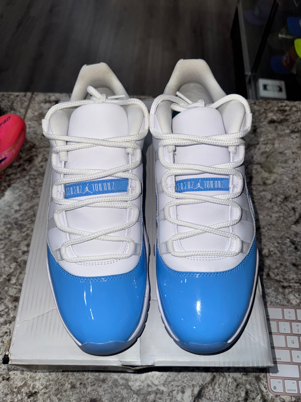 Jordan 11 Retro Low University Blue (2026)