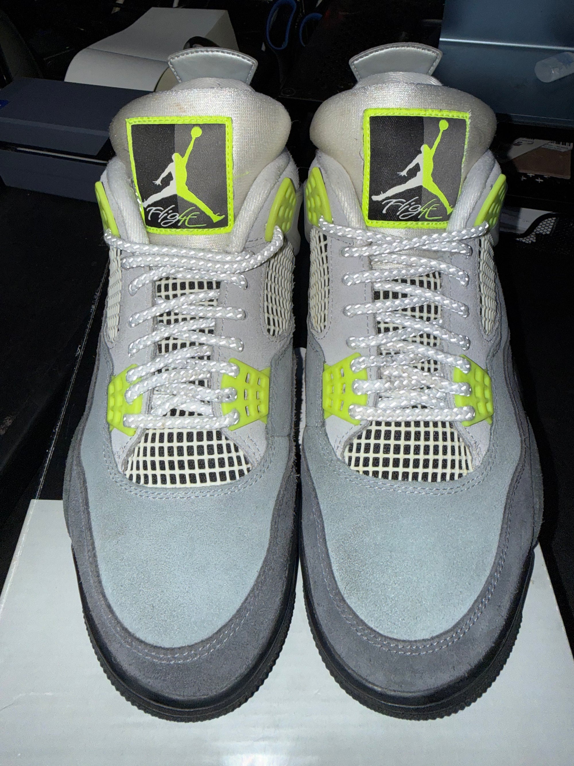 Jordan 4 Retro SE 95 Neon (DAMAGED BOX)