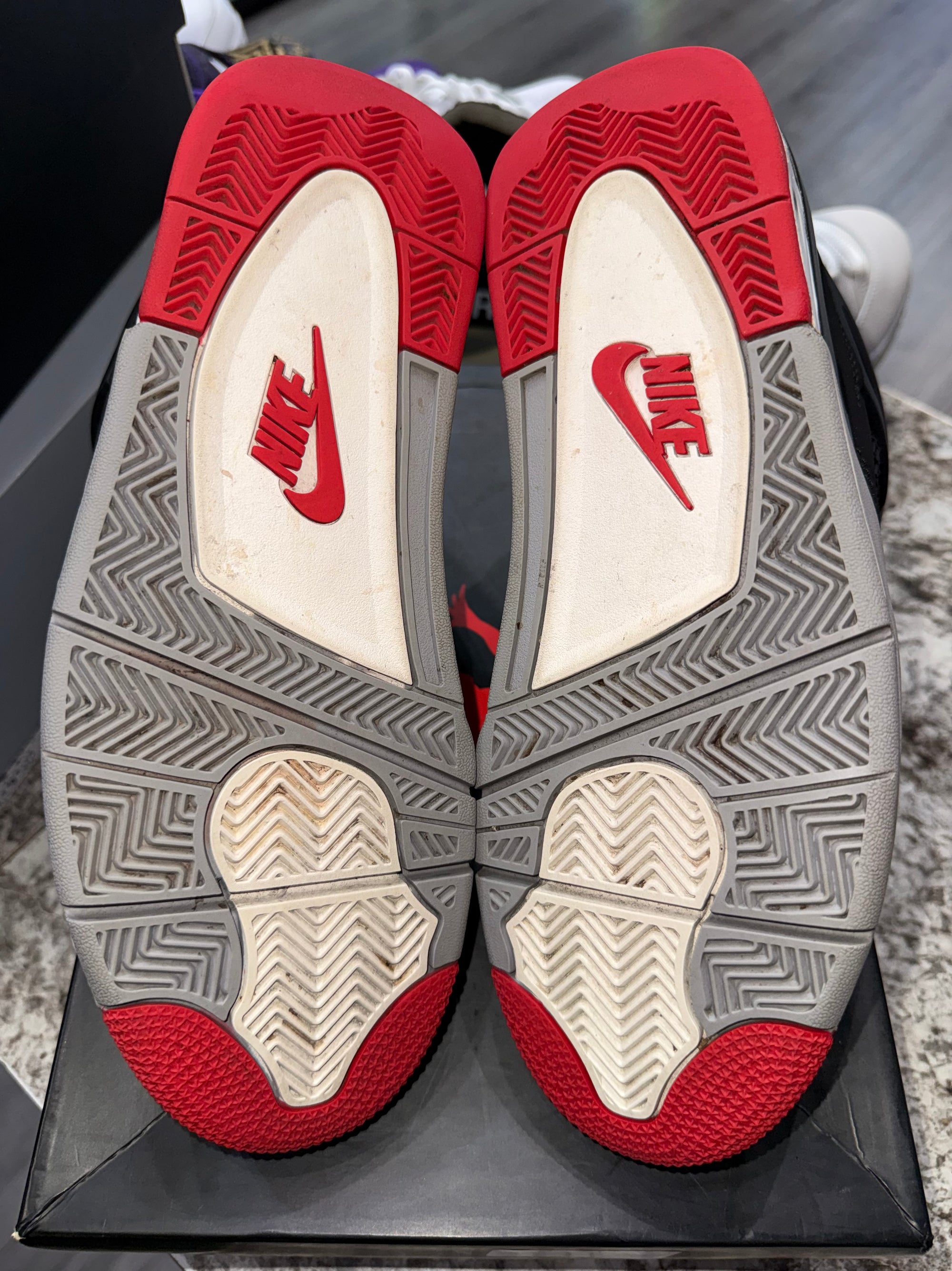 Jordan 4 Retro Bred (2019)
