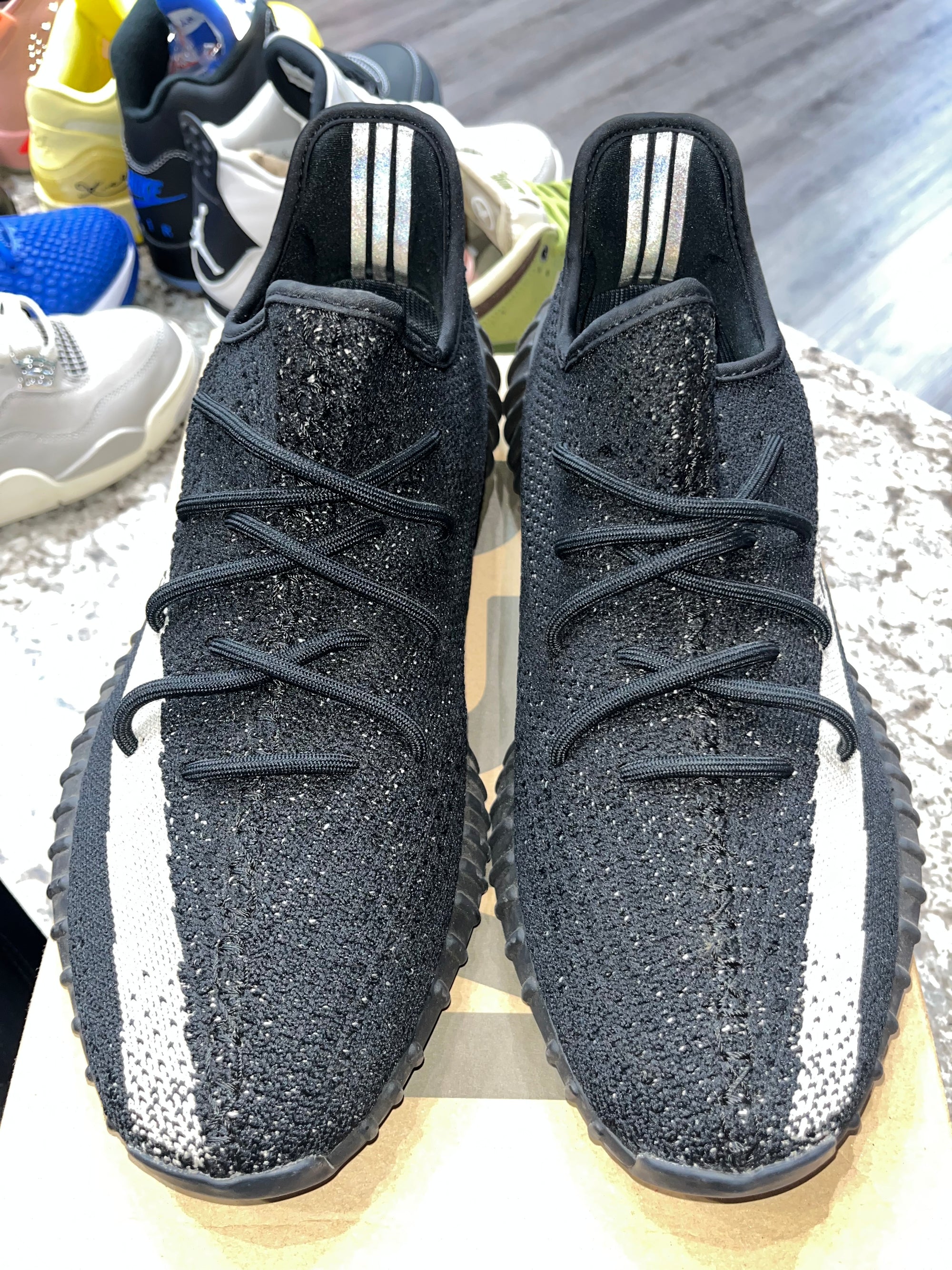 adidas Yeezy Boost 350 V2 Core Black White