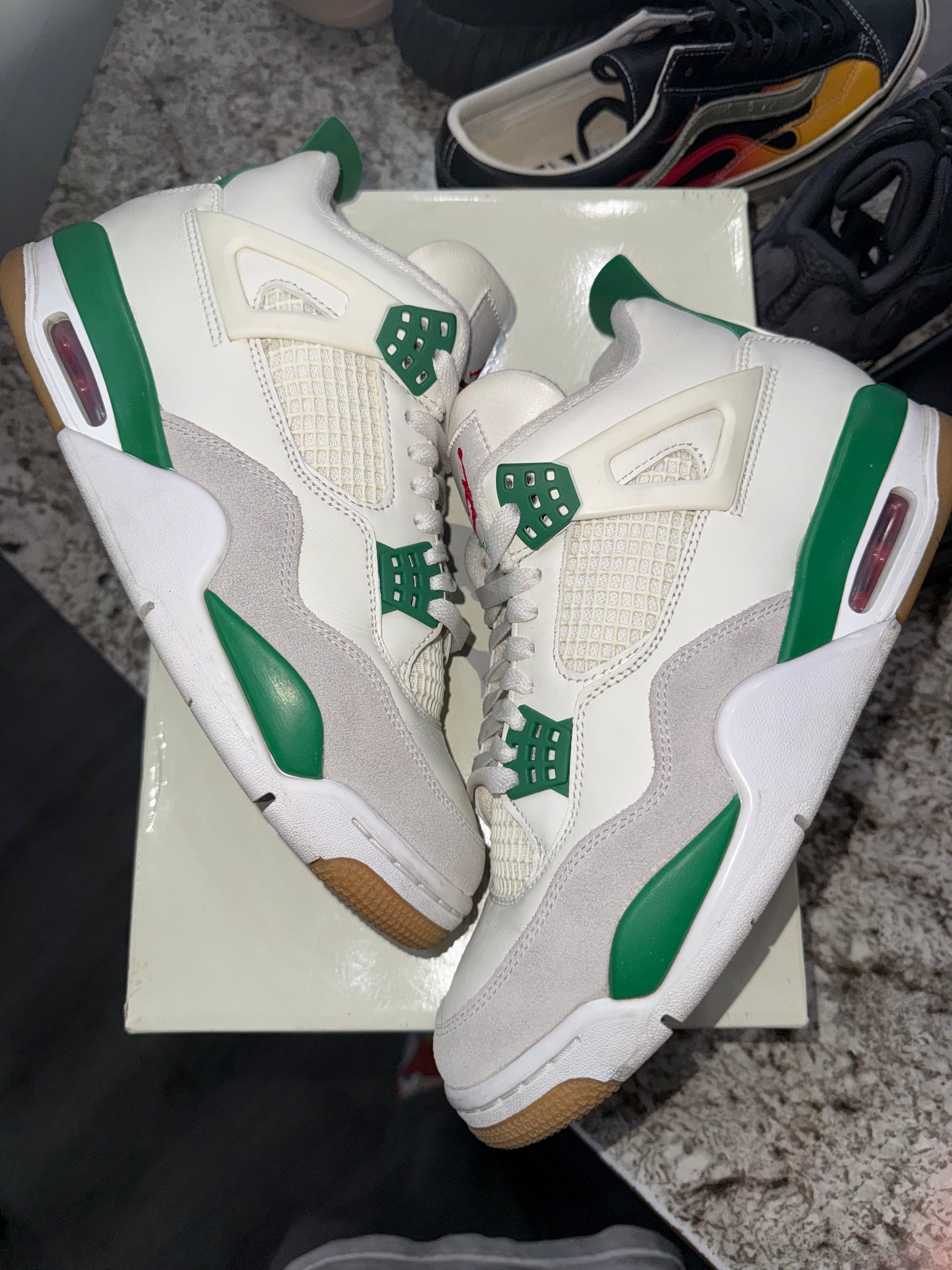 Jordan 4 Retro SB Pine Green