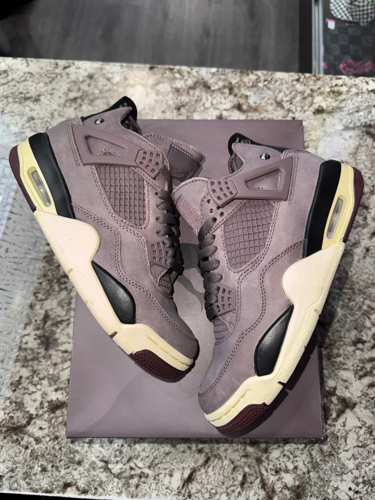 Jordan 4 Retro SP A Ma Maniére Violet Ore