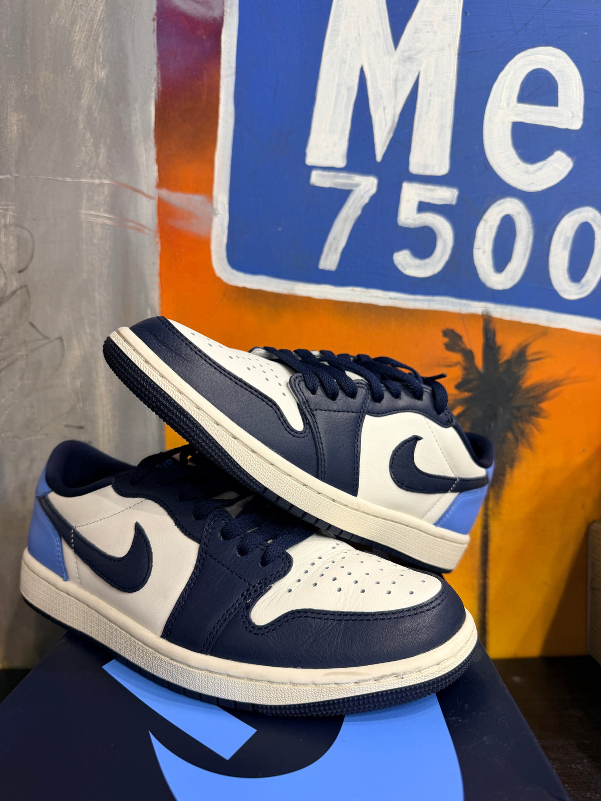Jordan 1 Low OG Obsidian UNC