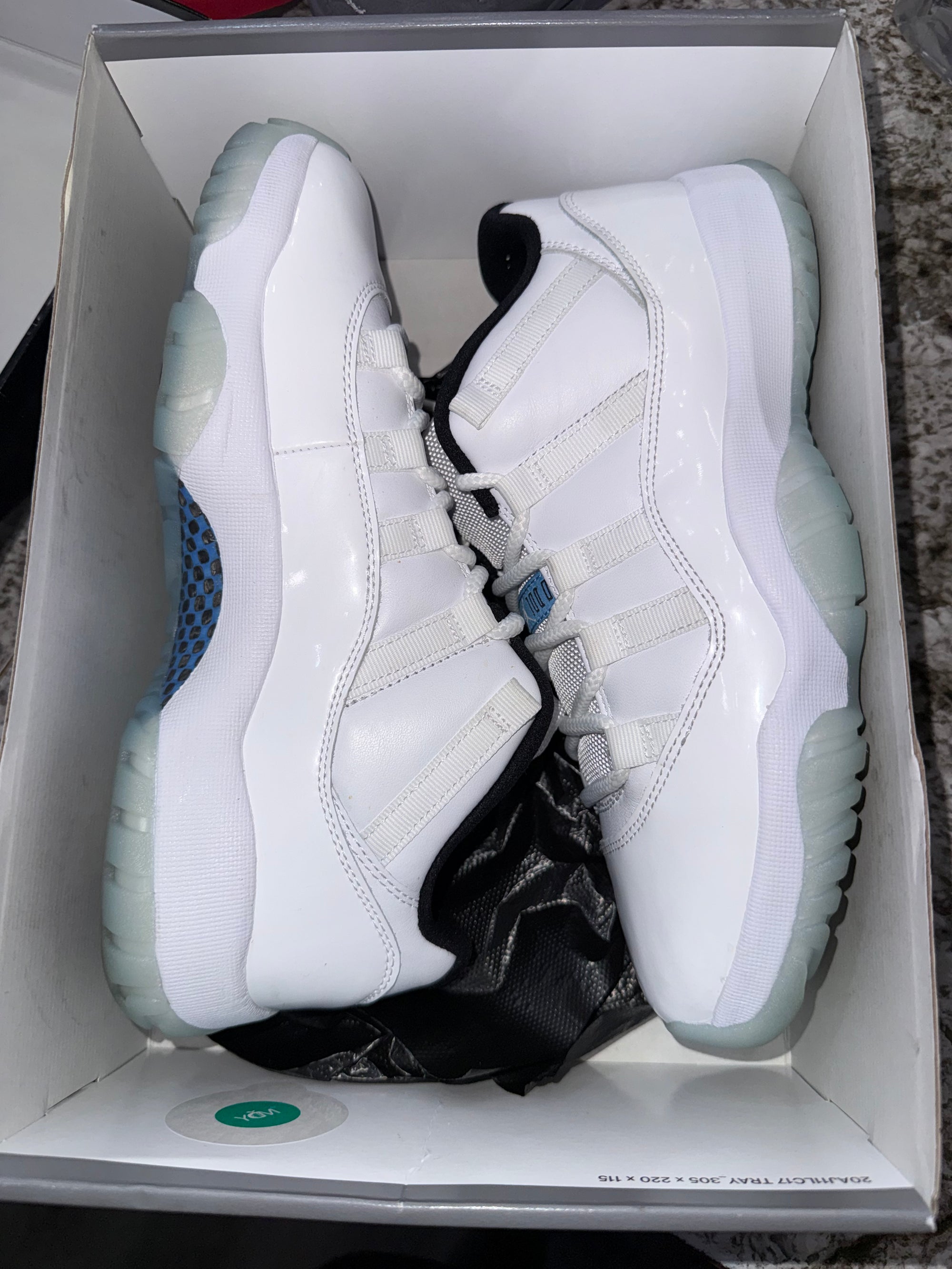 Jordan 11 Retro Low Legend Blue