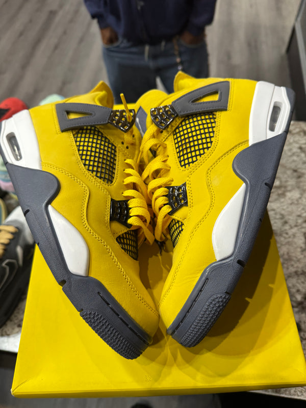Jordan 4 Retro Lightning (2021)