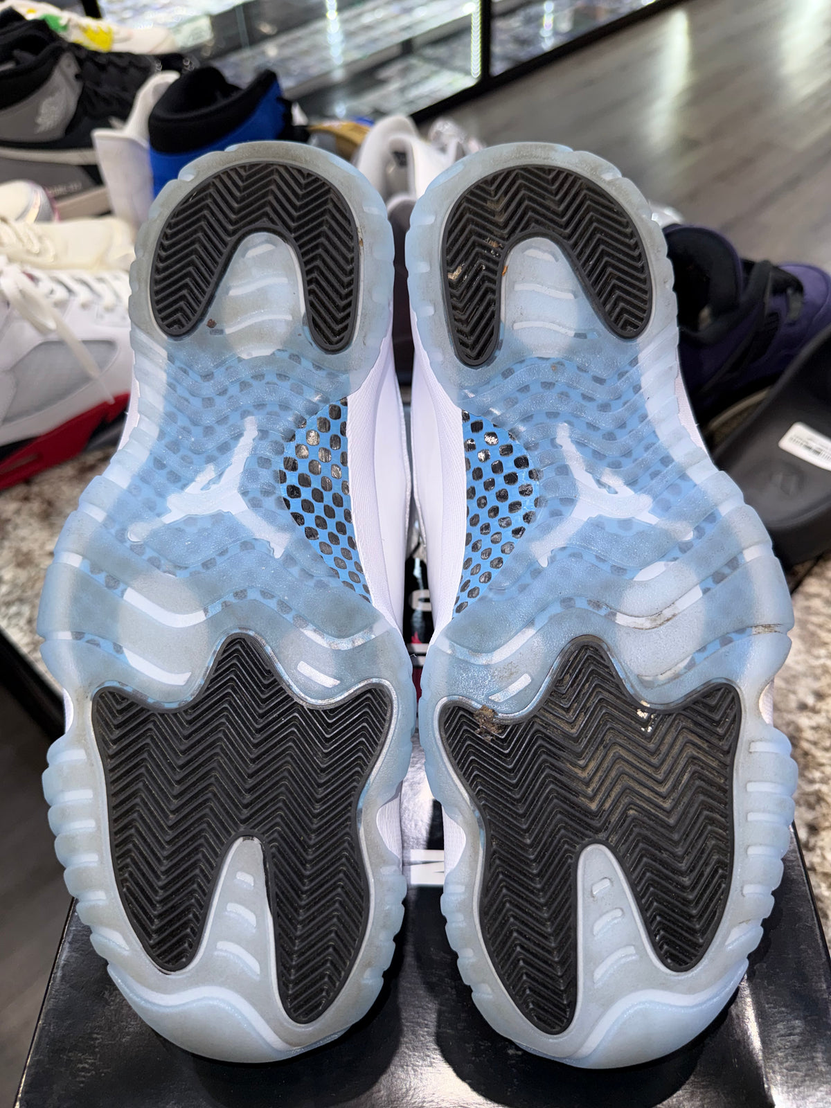 Jordan 11 Retro Legend Blue (2024)