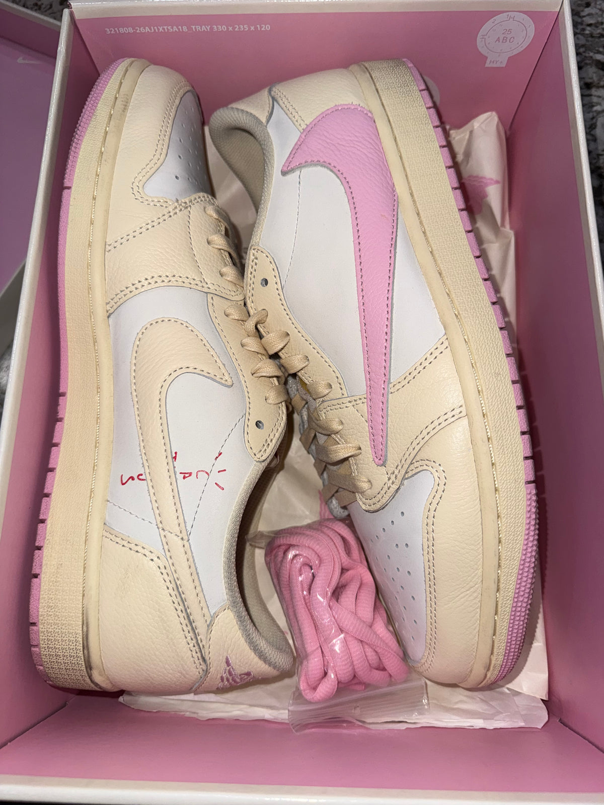 Jordan 1 Retro Low OG SP Travis Scott Shy Pink