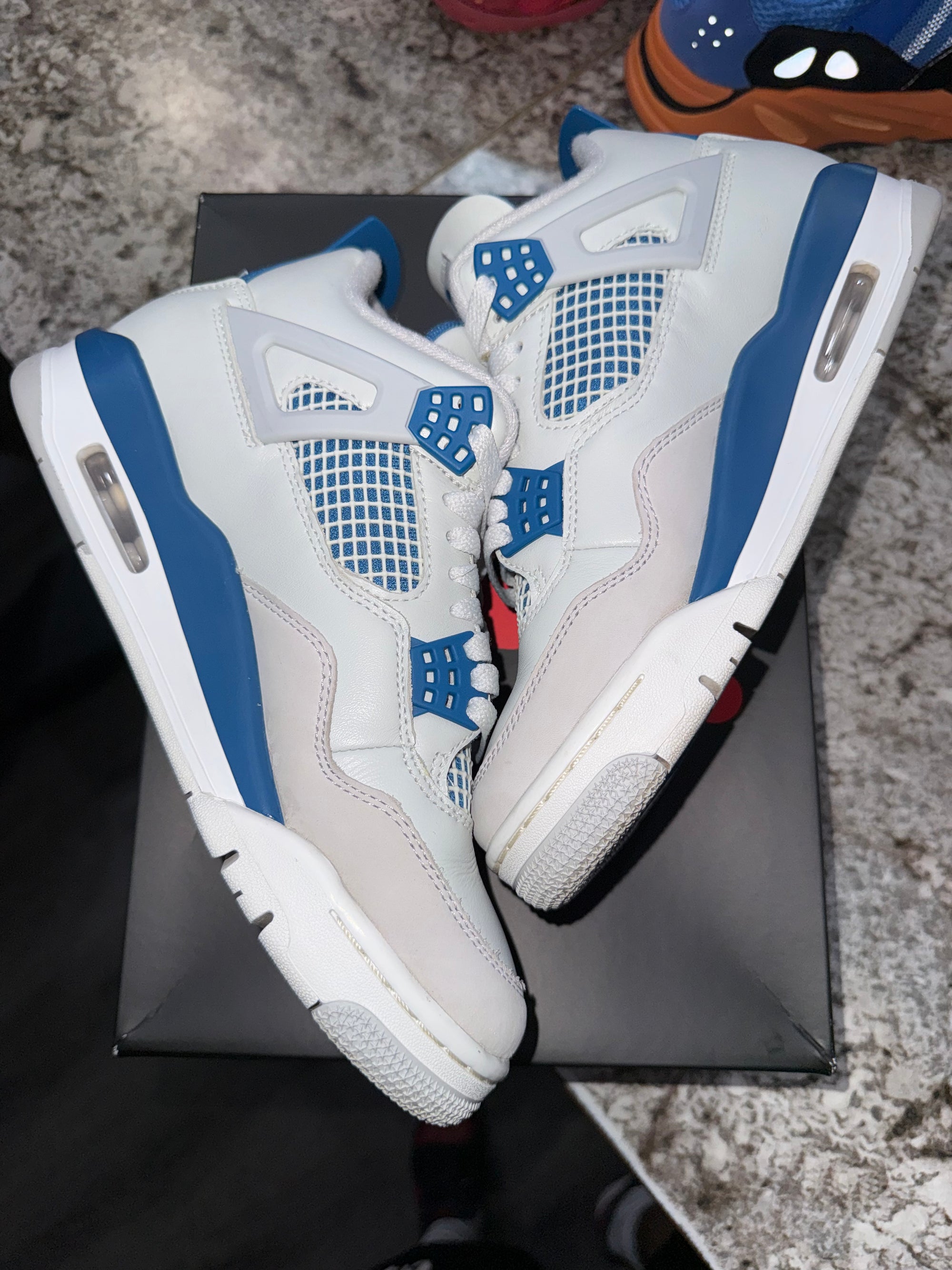 Jordan 4 Retro Military Blue (2024)