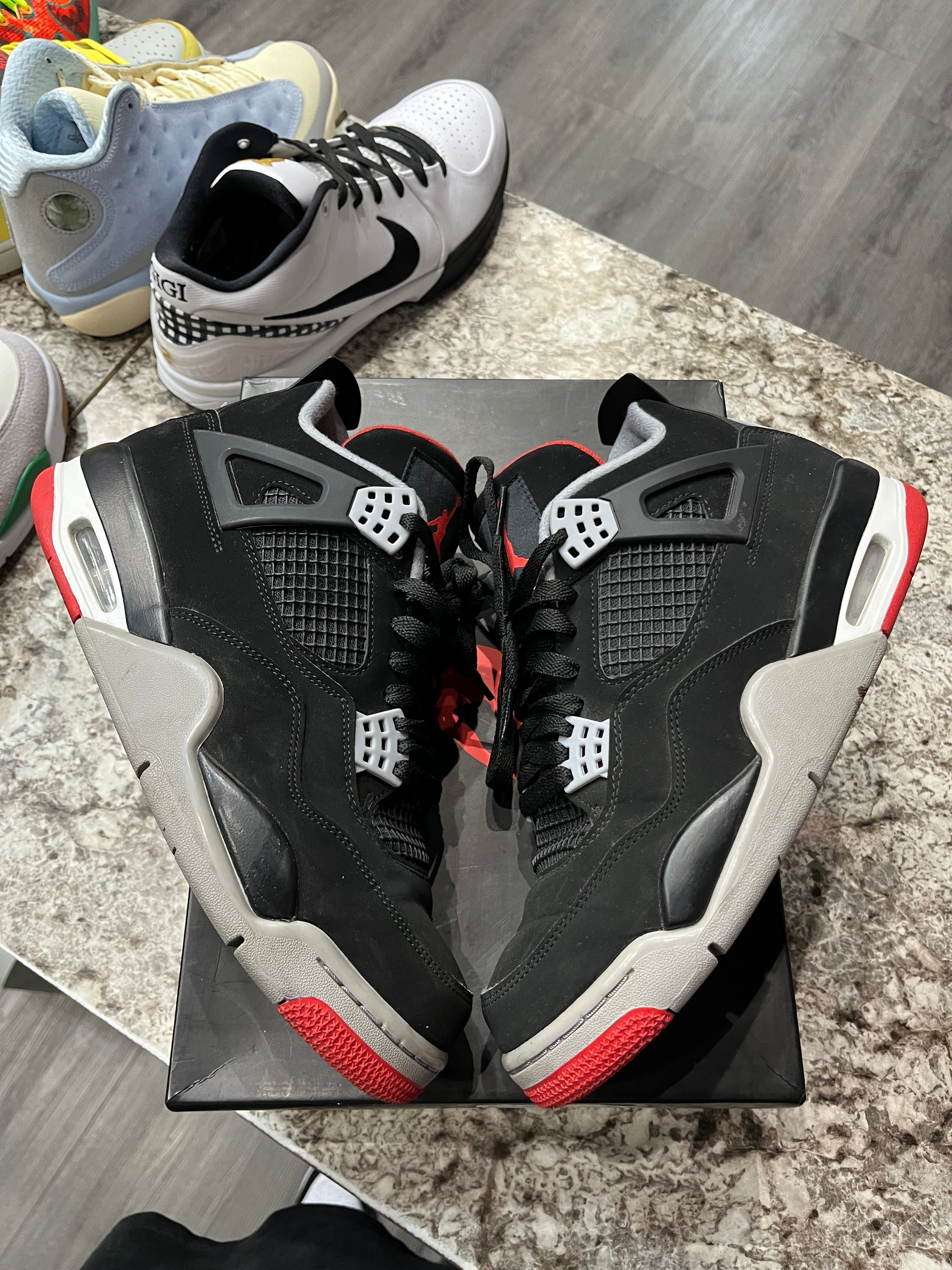 Jordan 4 Retro Bred (2019)