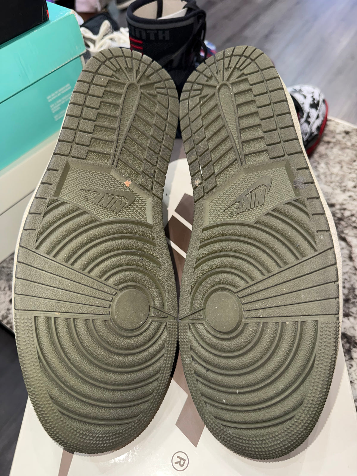 Jordan 1 Retro Low OG SP Travis Scott Medium Olive