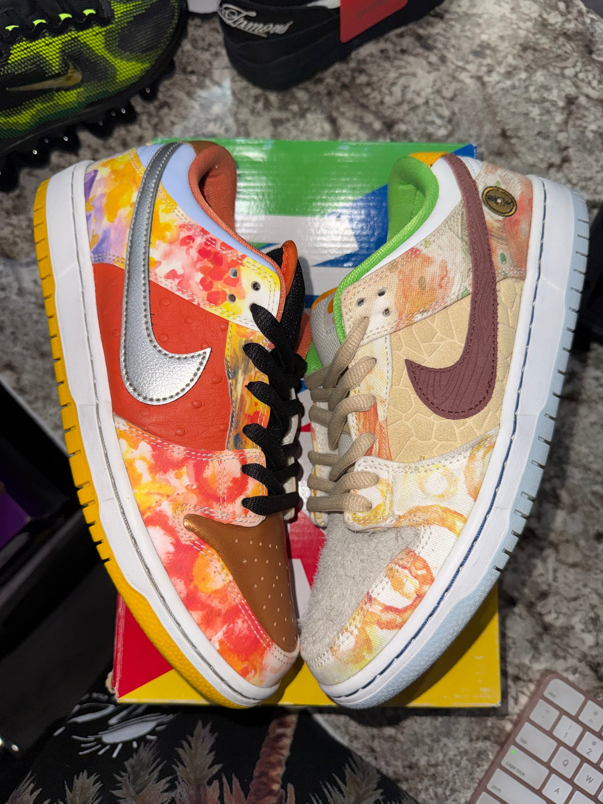 Nike SB Dunk Low Street Hawker (2021)