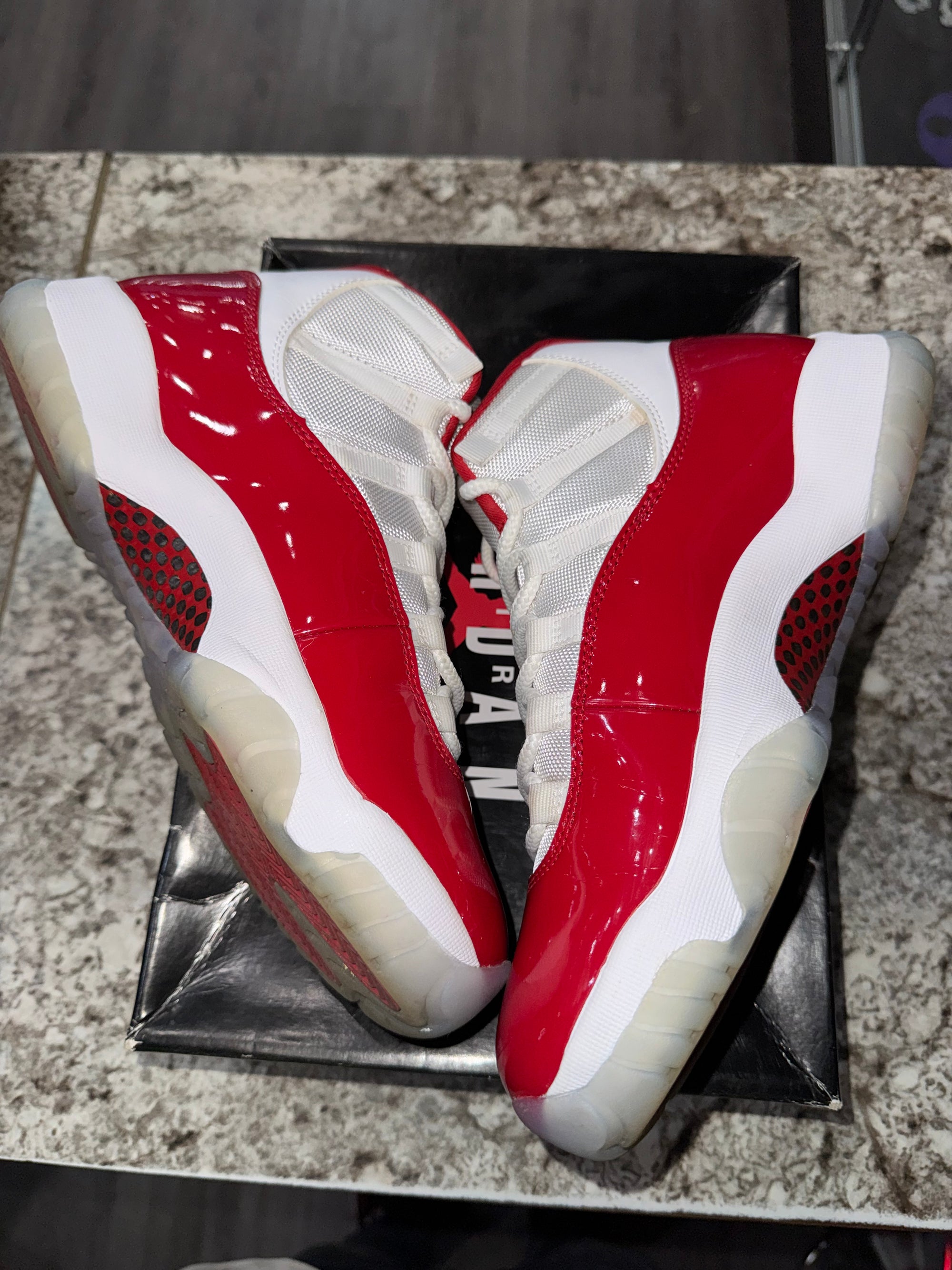 Jordan 11 Retro Cherry (2022)
