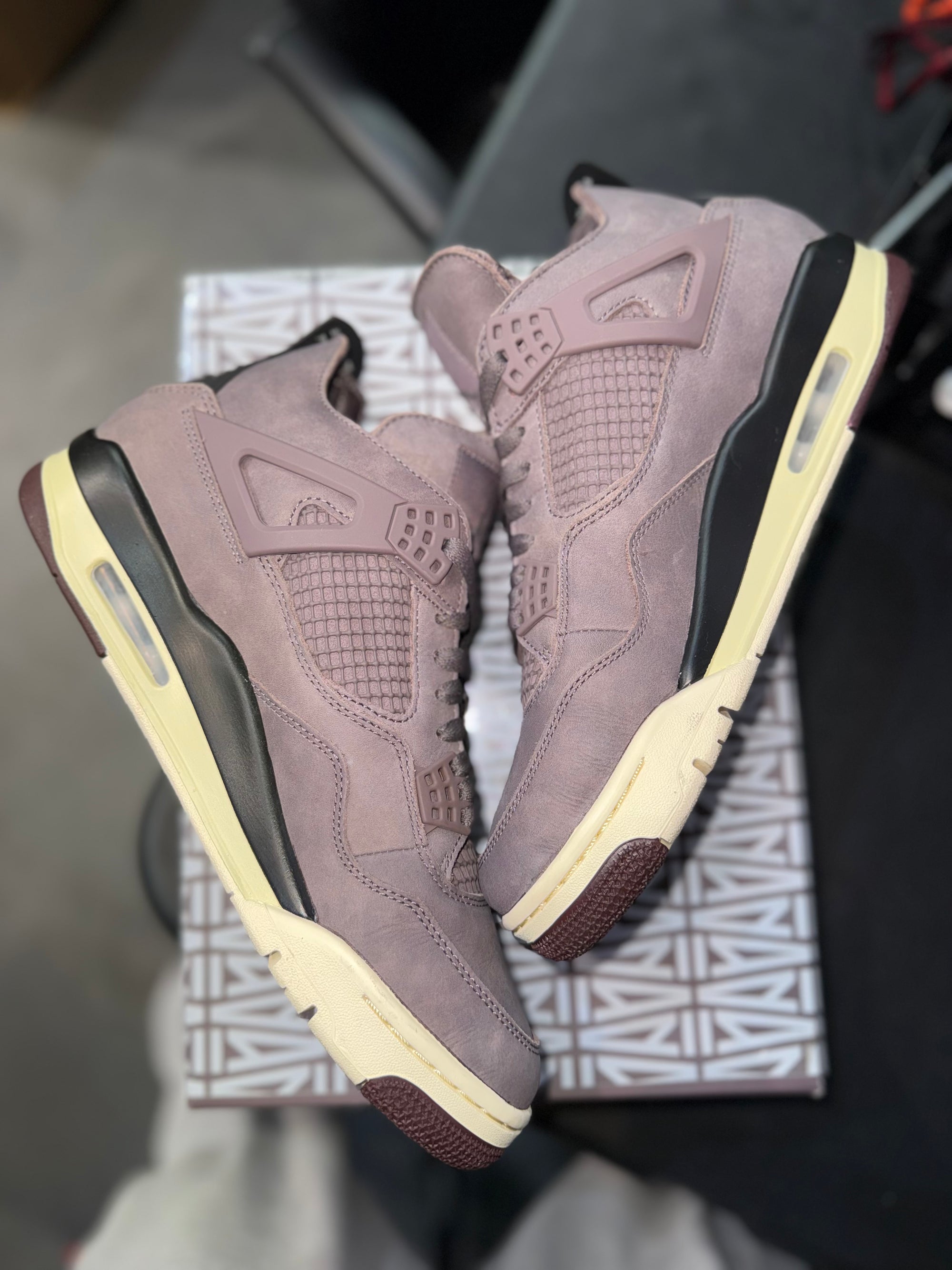 Jordan 4 Retro SP A Ma Maniére Violet Ore