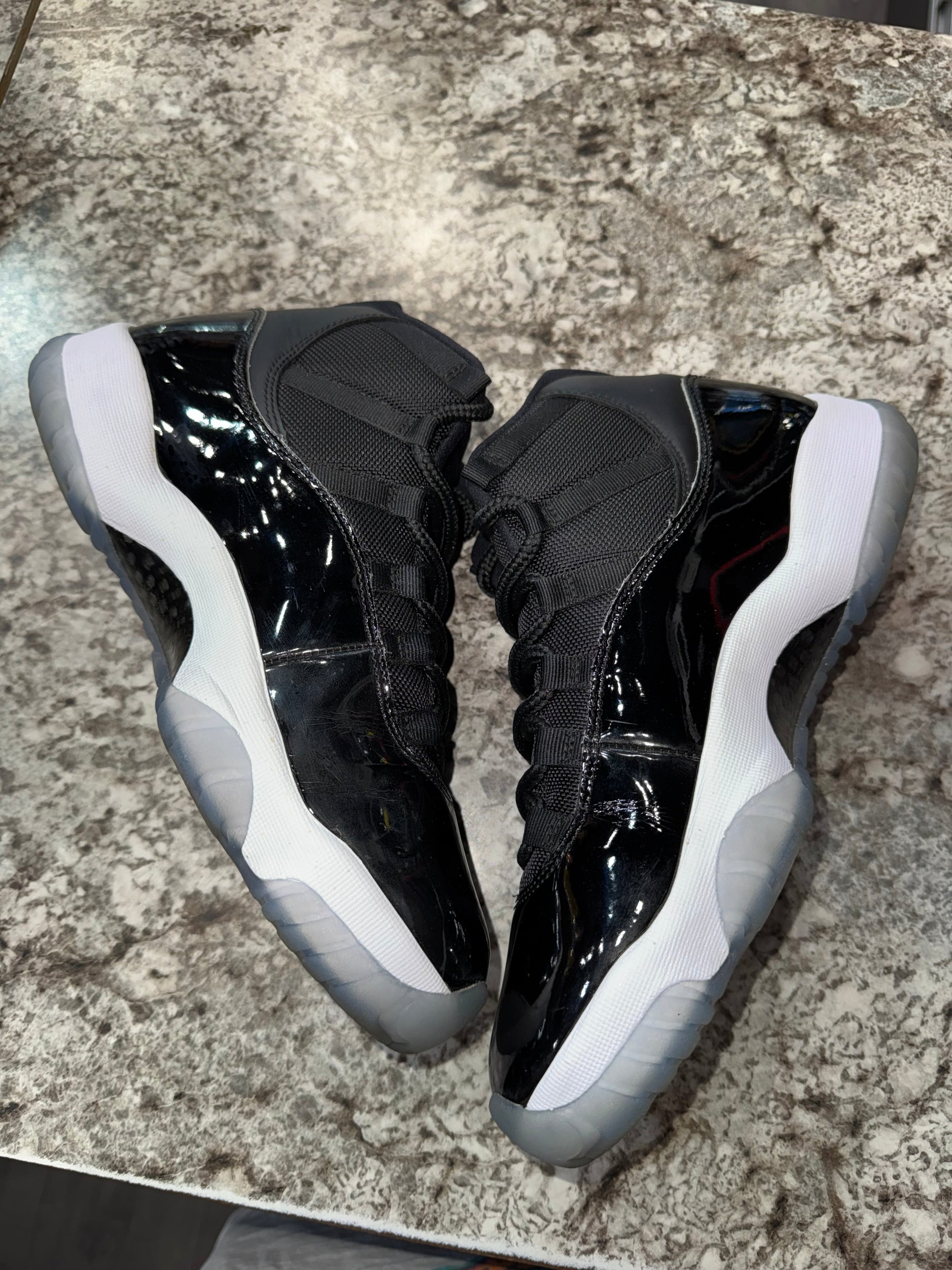 Jordan 11 Retro Space Jam (2016)