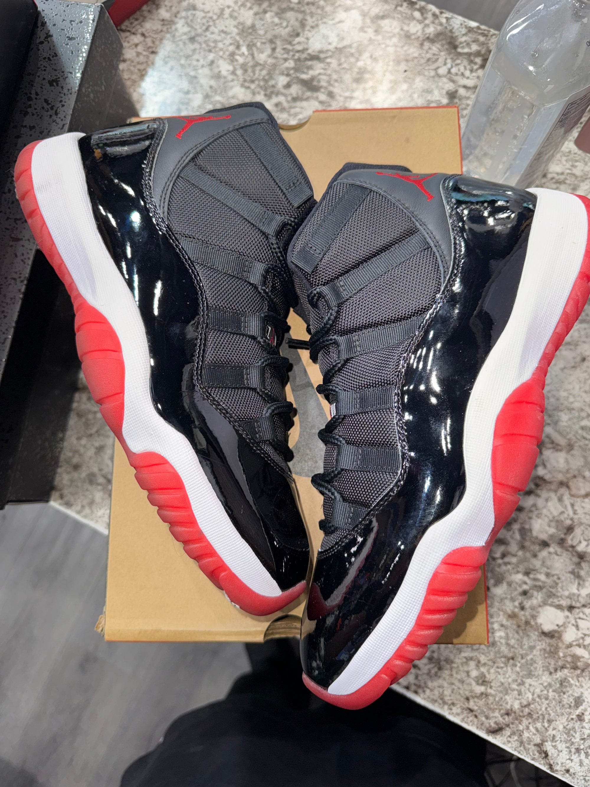 Jordan 11 Retro Playoffs Bred (2019)