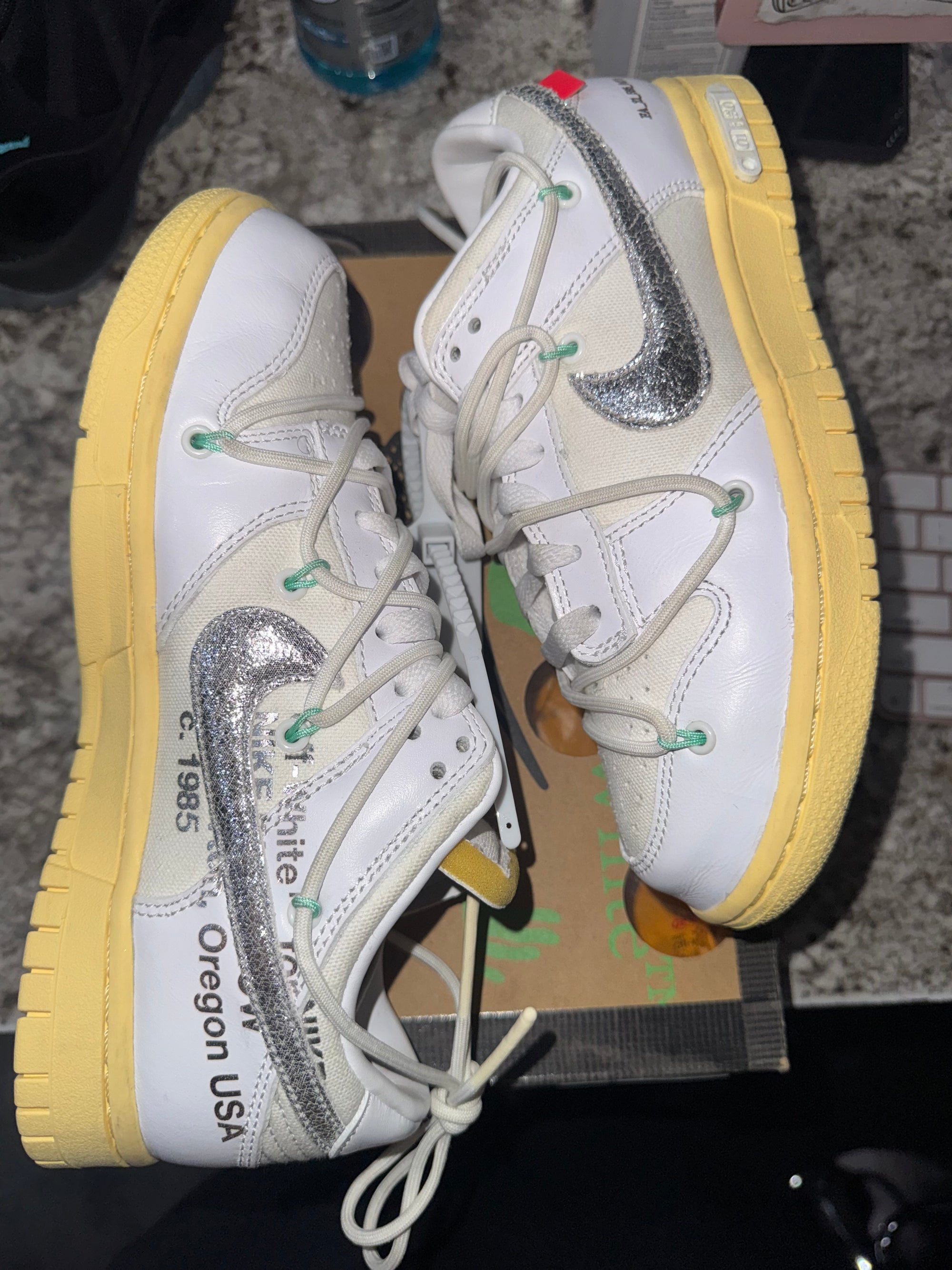 Nike Dunk Low Off-White Lot 1 (DAMAGED BOX)