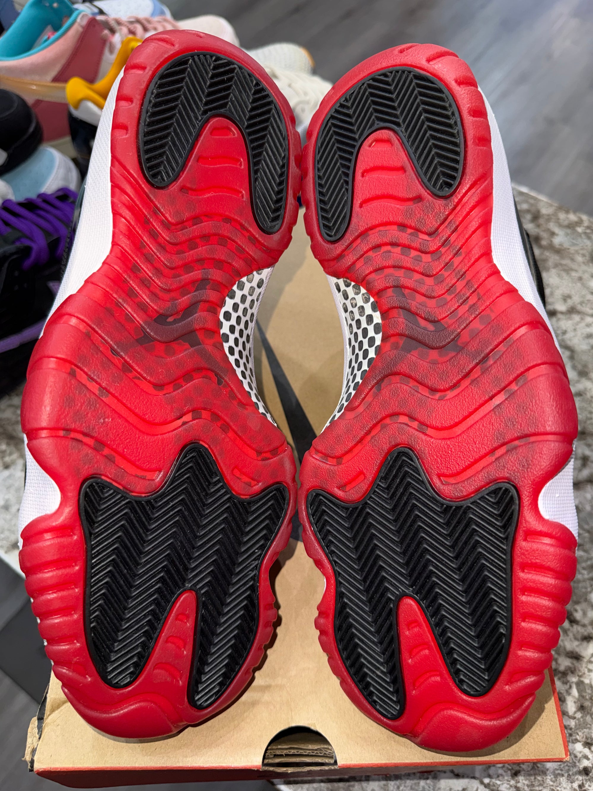 Jordan 11 Retro Playoffs Bred (2019)