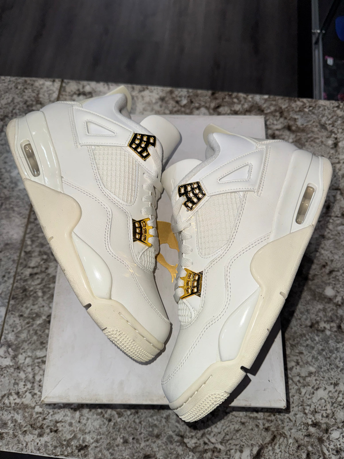 Jordan 4 Retro Metallic Gold (Women's)