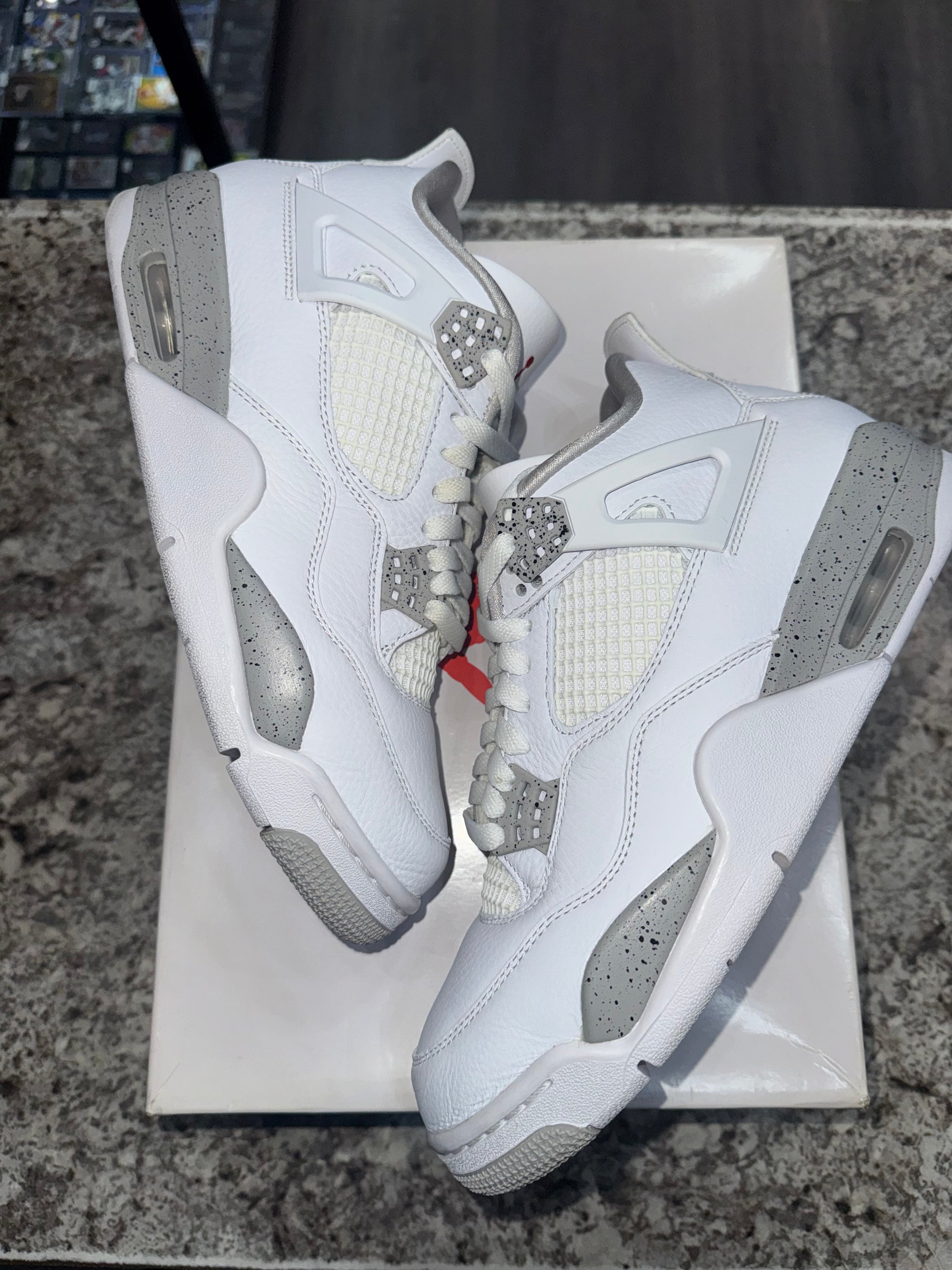 Jordan 4 Retro White Oreo (2021)