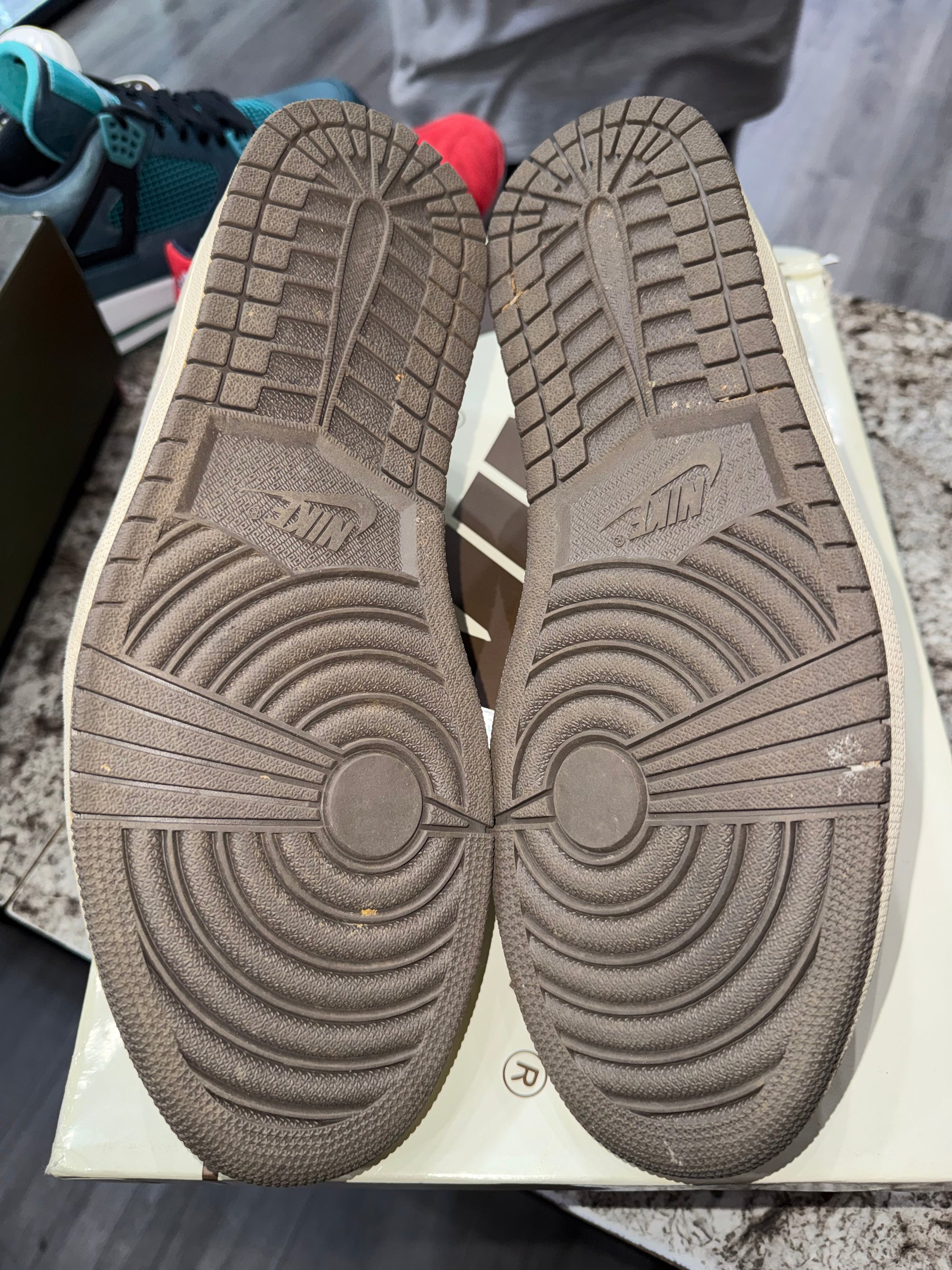 Jordan 1 Retro Low OG SP Travis Scott Reverse Mocha