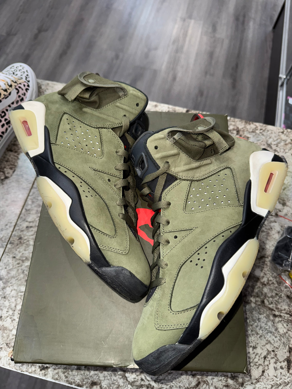 Jordan 6 Retro Travis Scott