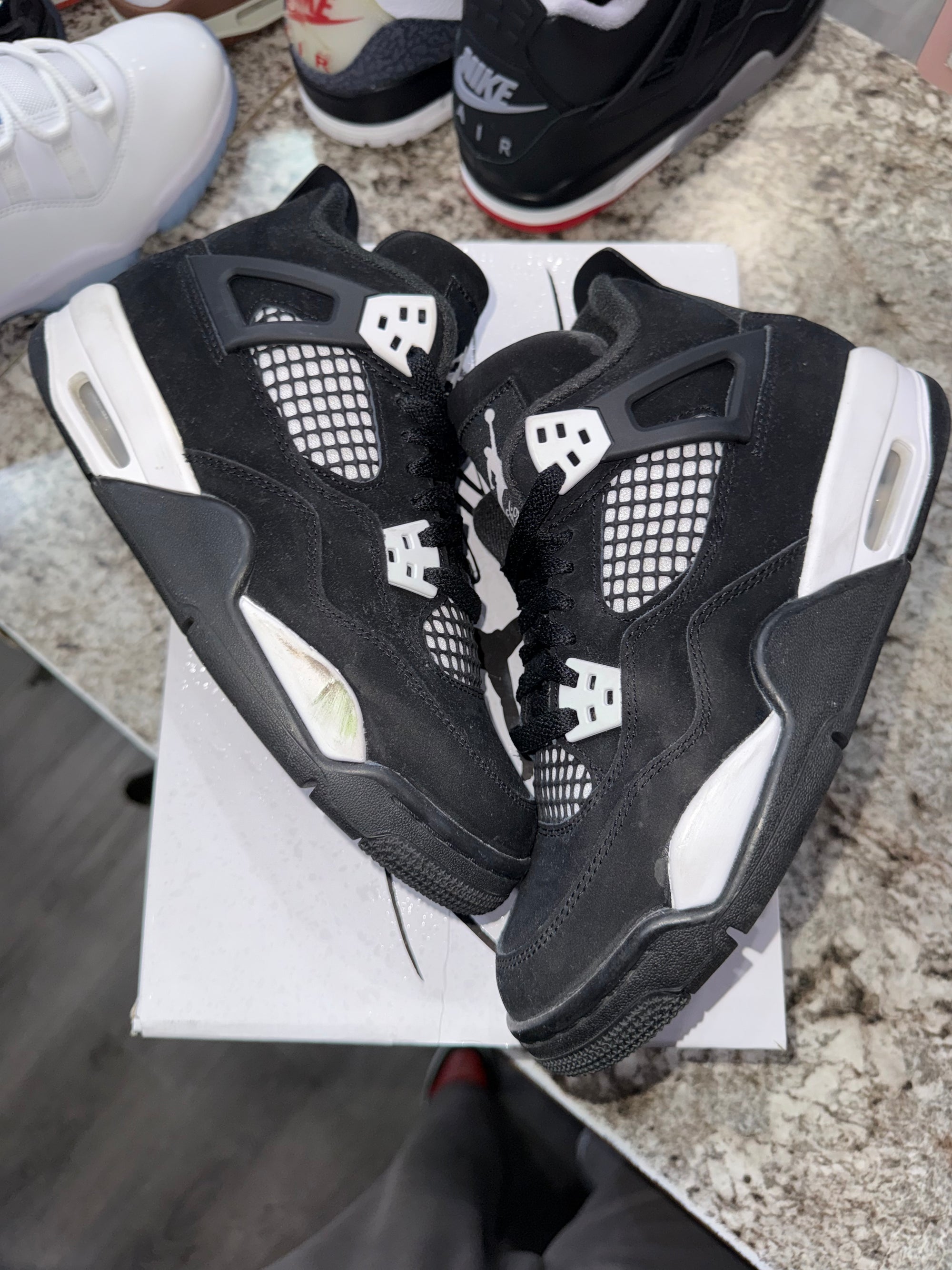 Jordan 4 Retro White Thunder