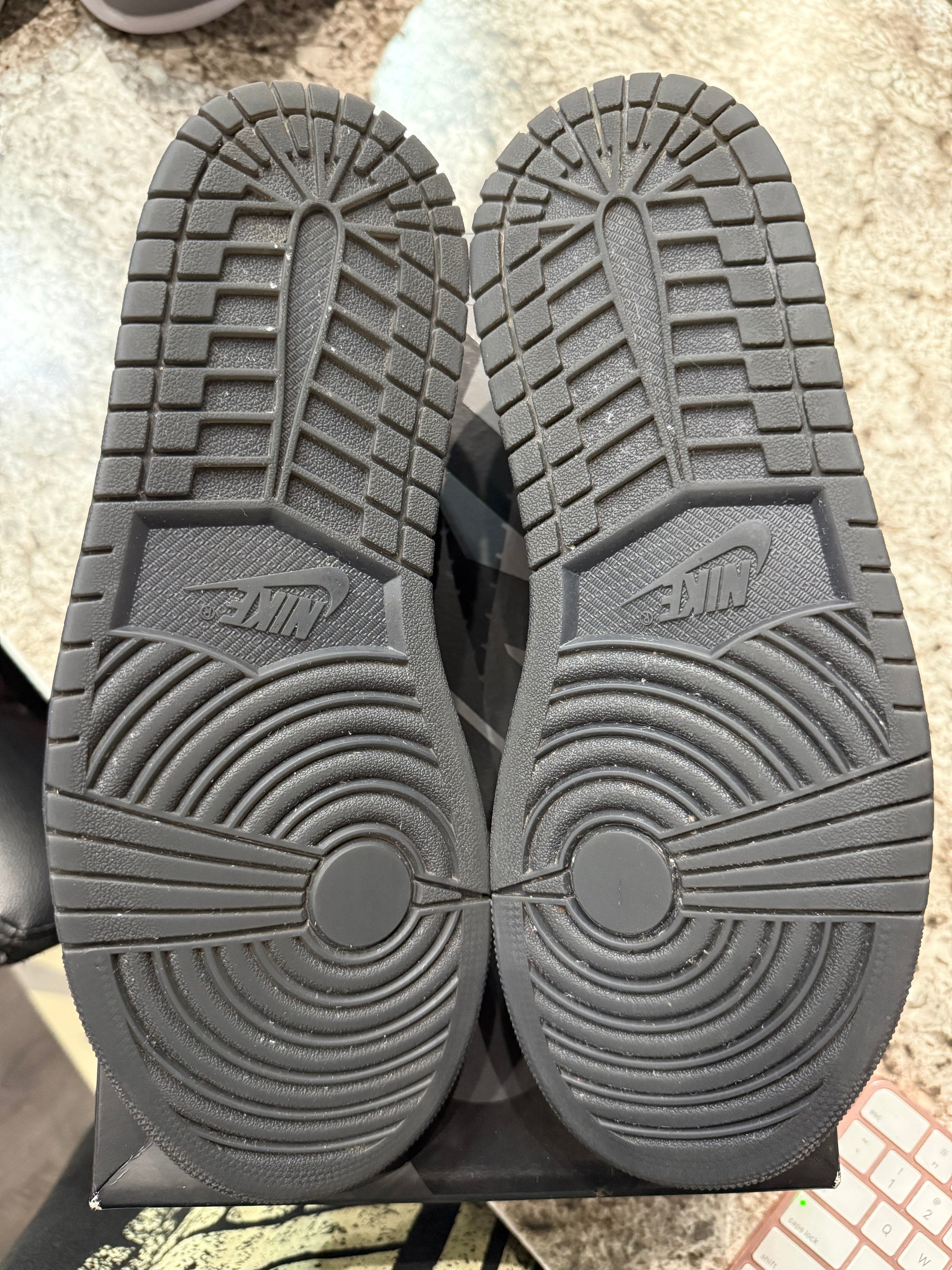 Jordan 1 Retro Low OG SP Travis Scott Black Phantom (DAMAGED BOX)
