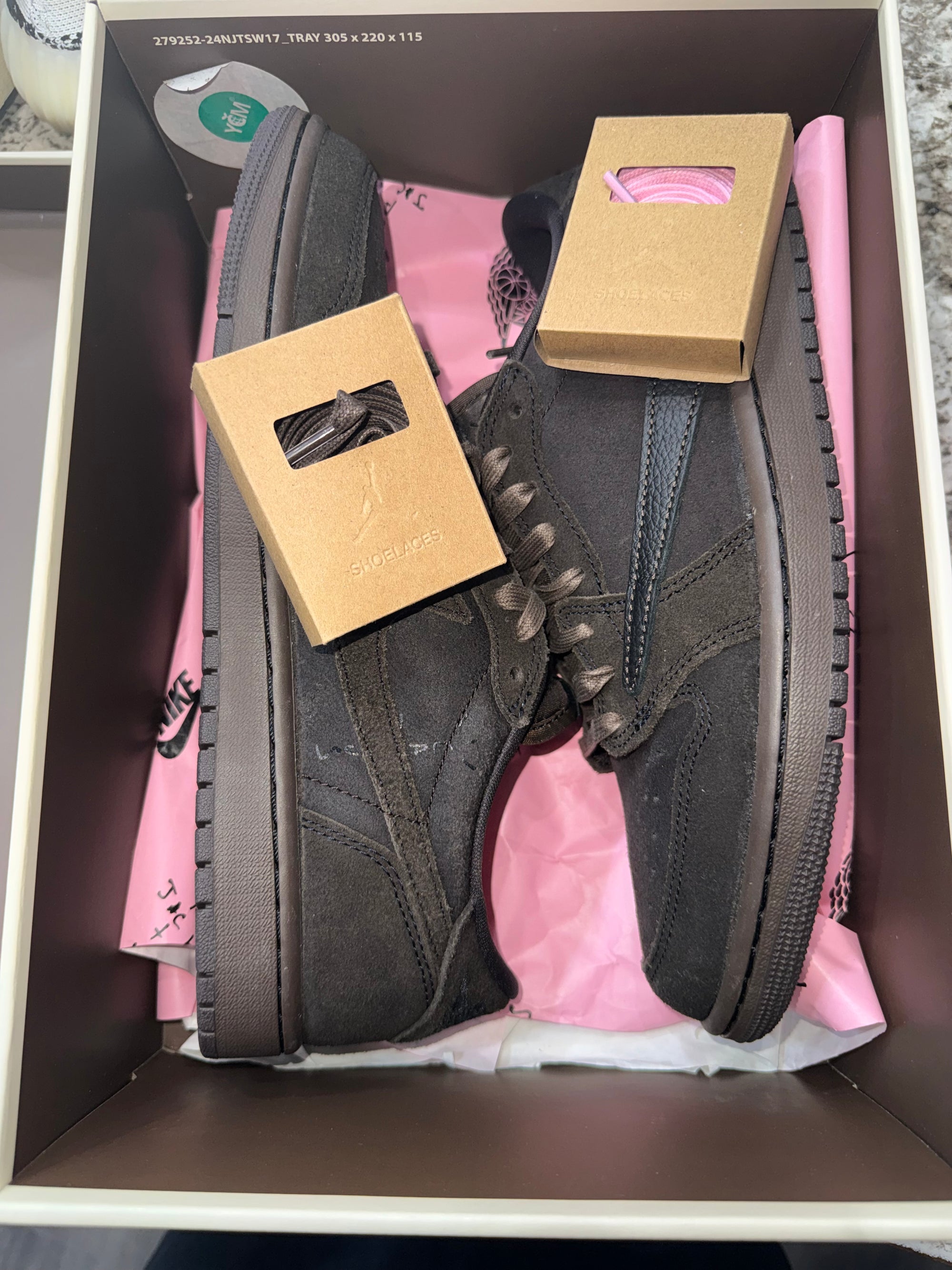Jordan 1 Retro Low OG SP Travis Scott Velvet Brown