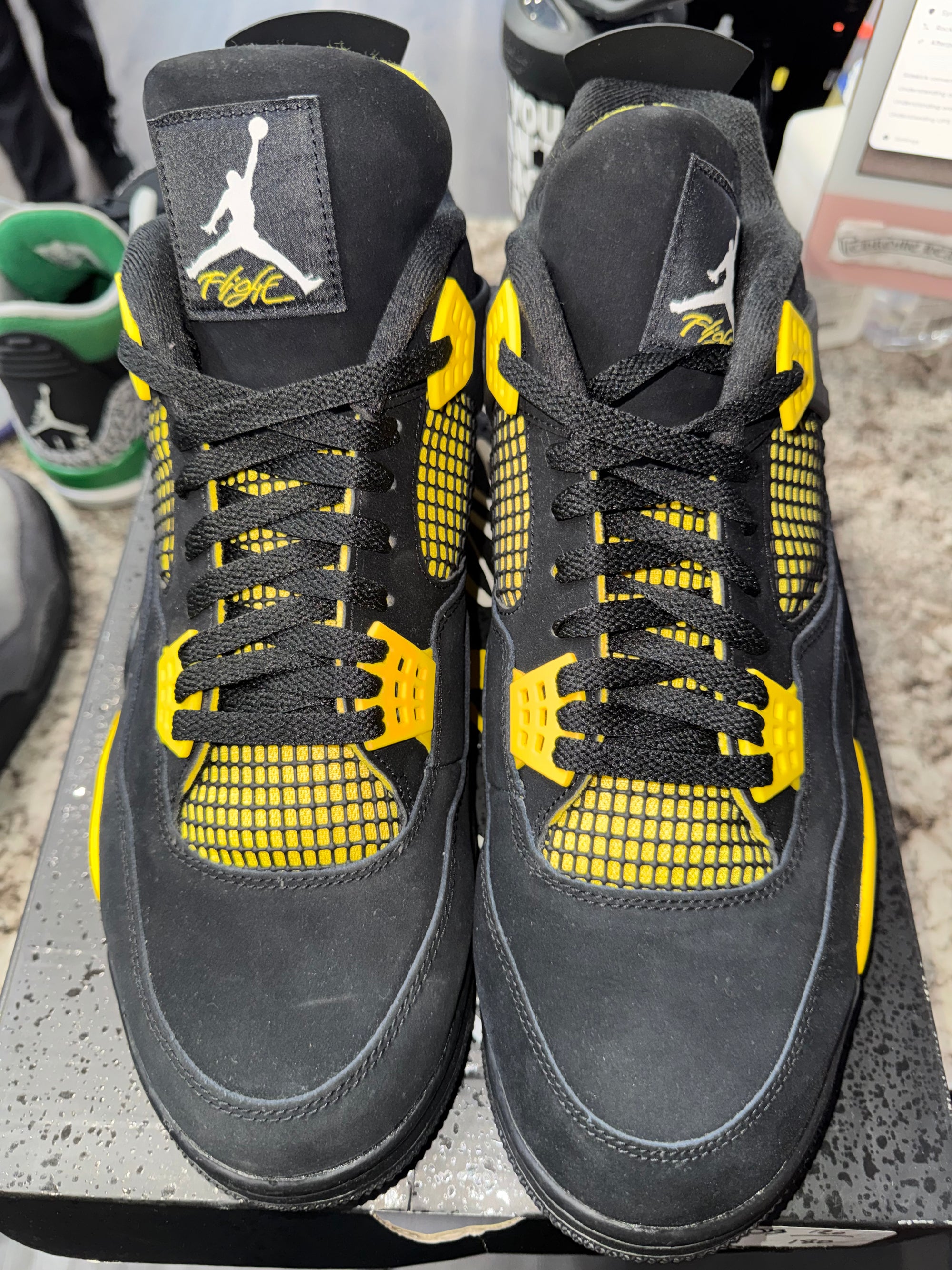 Jordan 4 Retro Thunder (2023)
