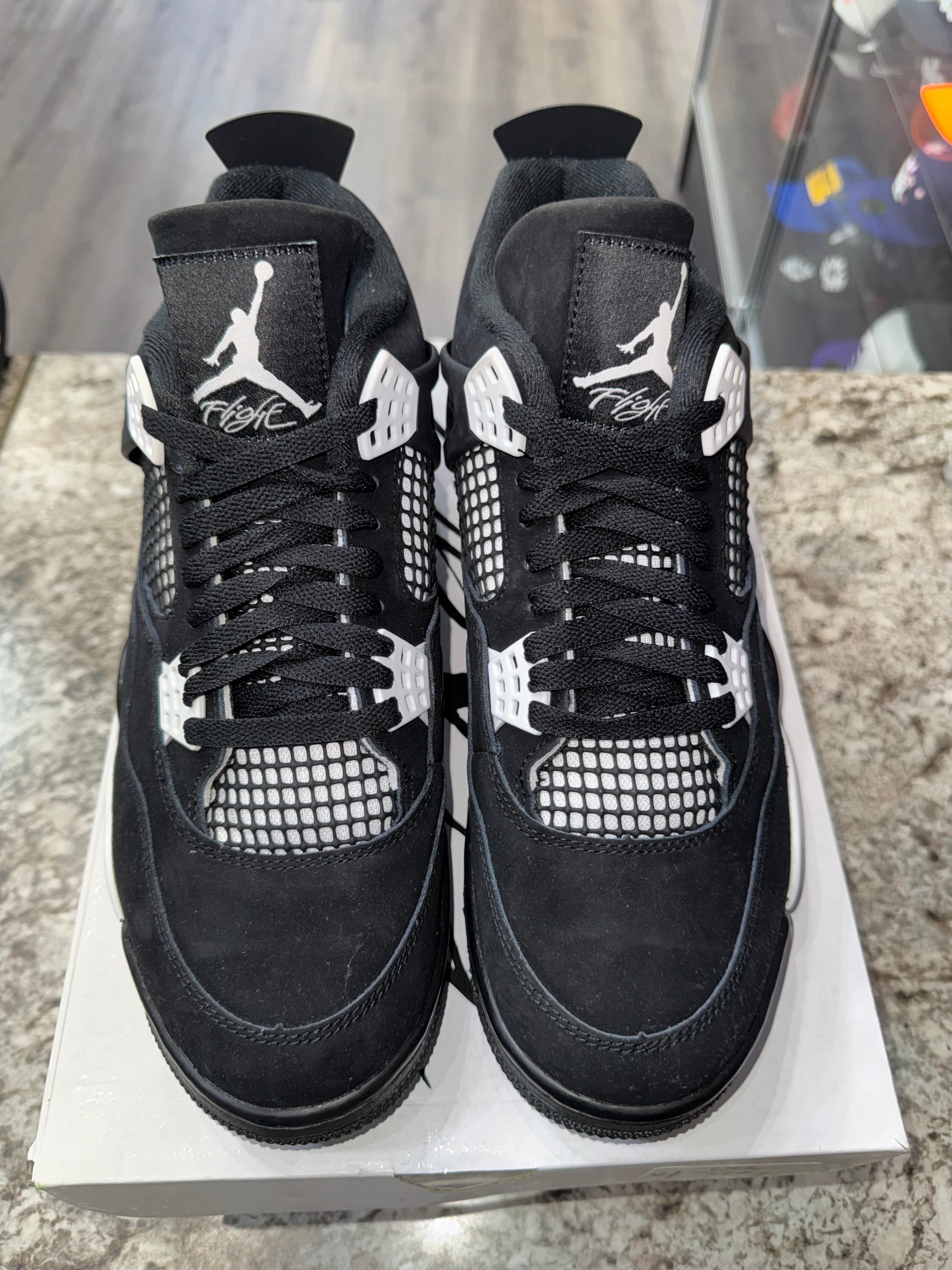 Jordan 4 Retro White Thunder