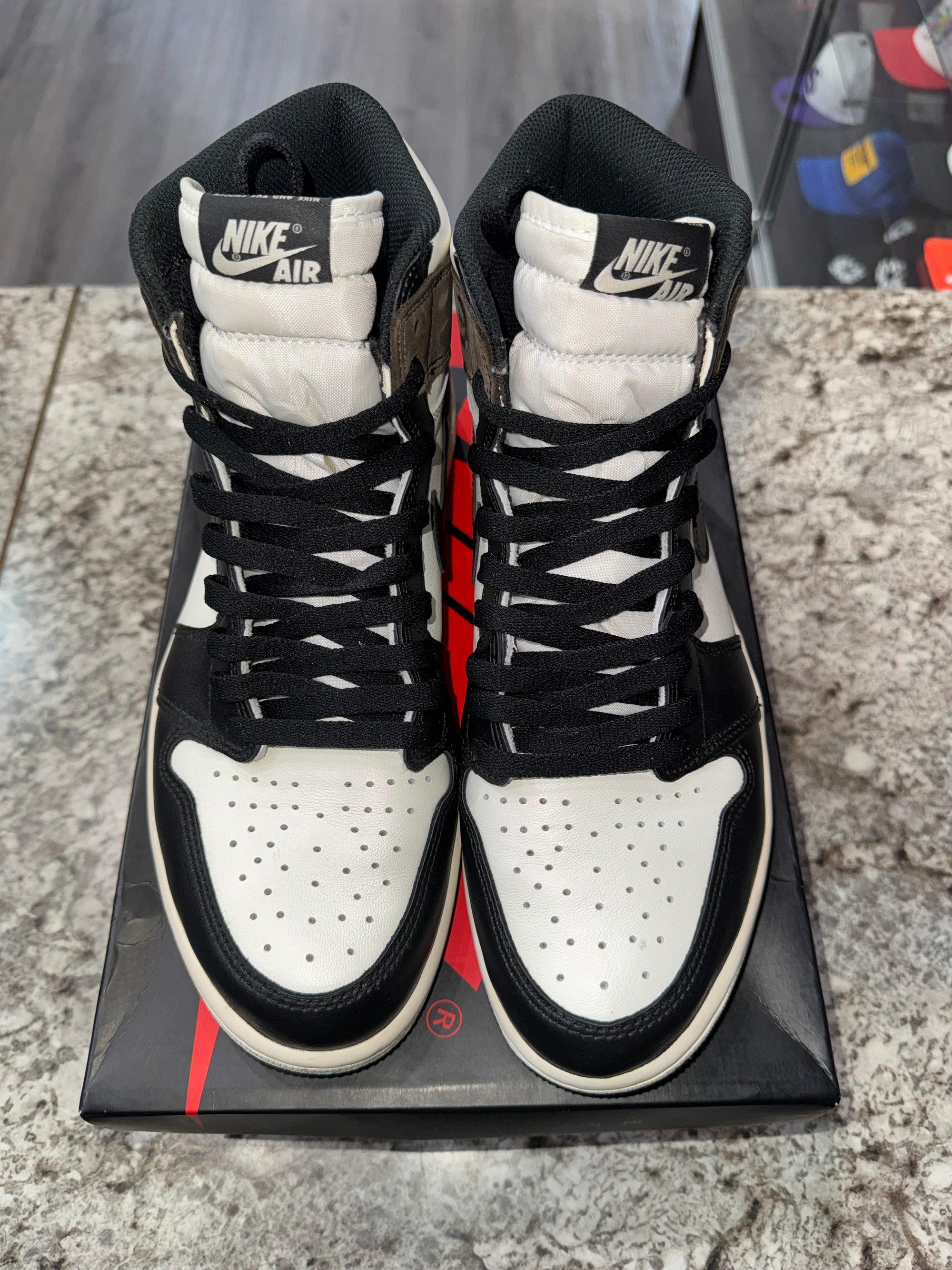 Jordan 1 Retro High Dark Mocha