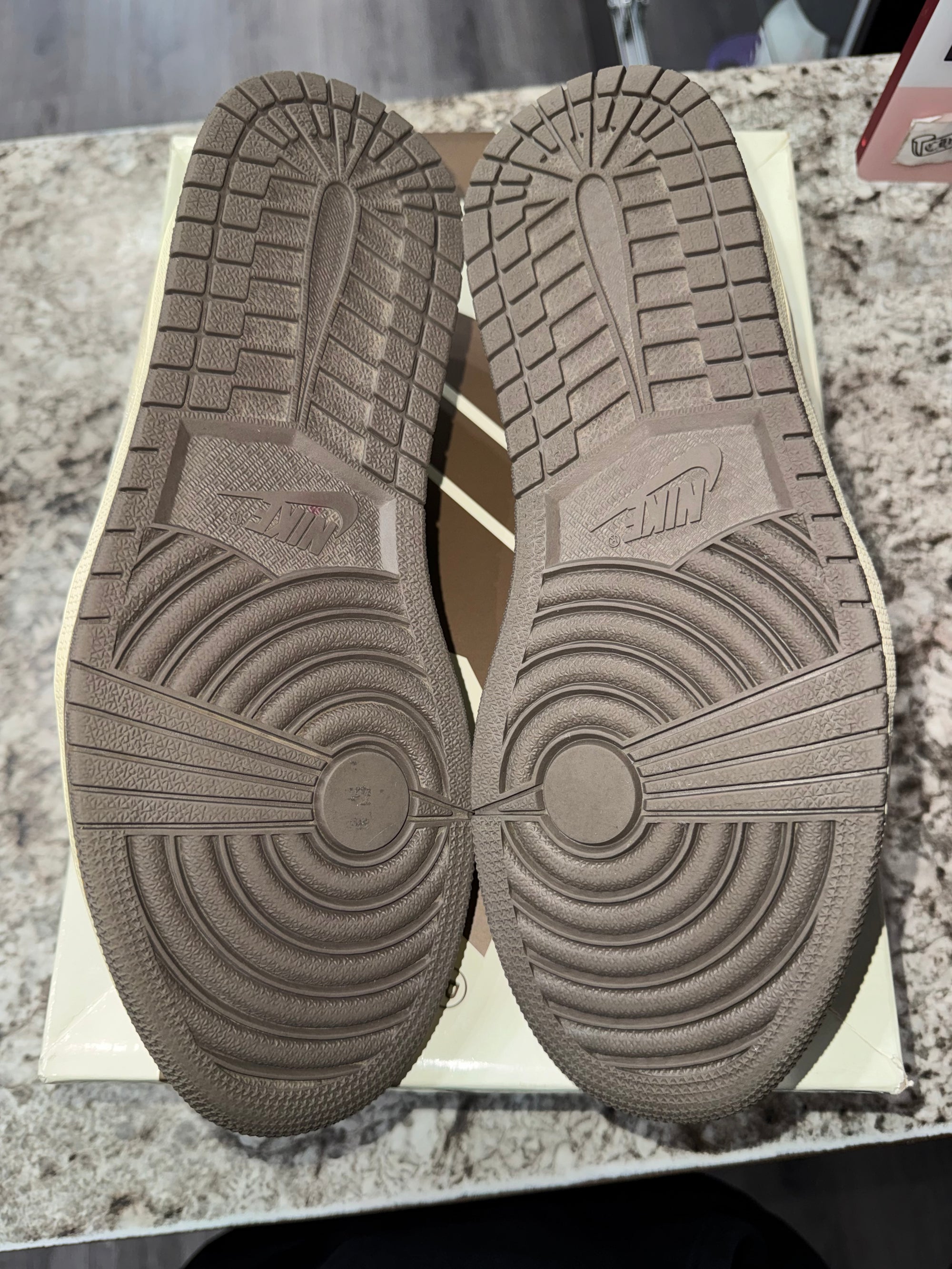 Jordan 1 Retro Low OG SP Travis Scott Reverse Mocha