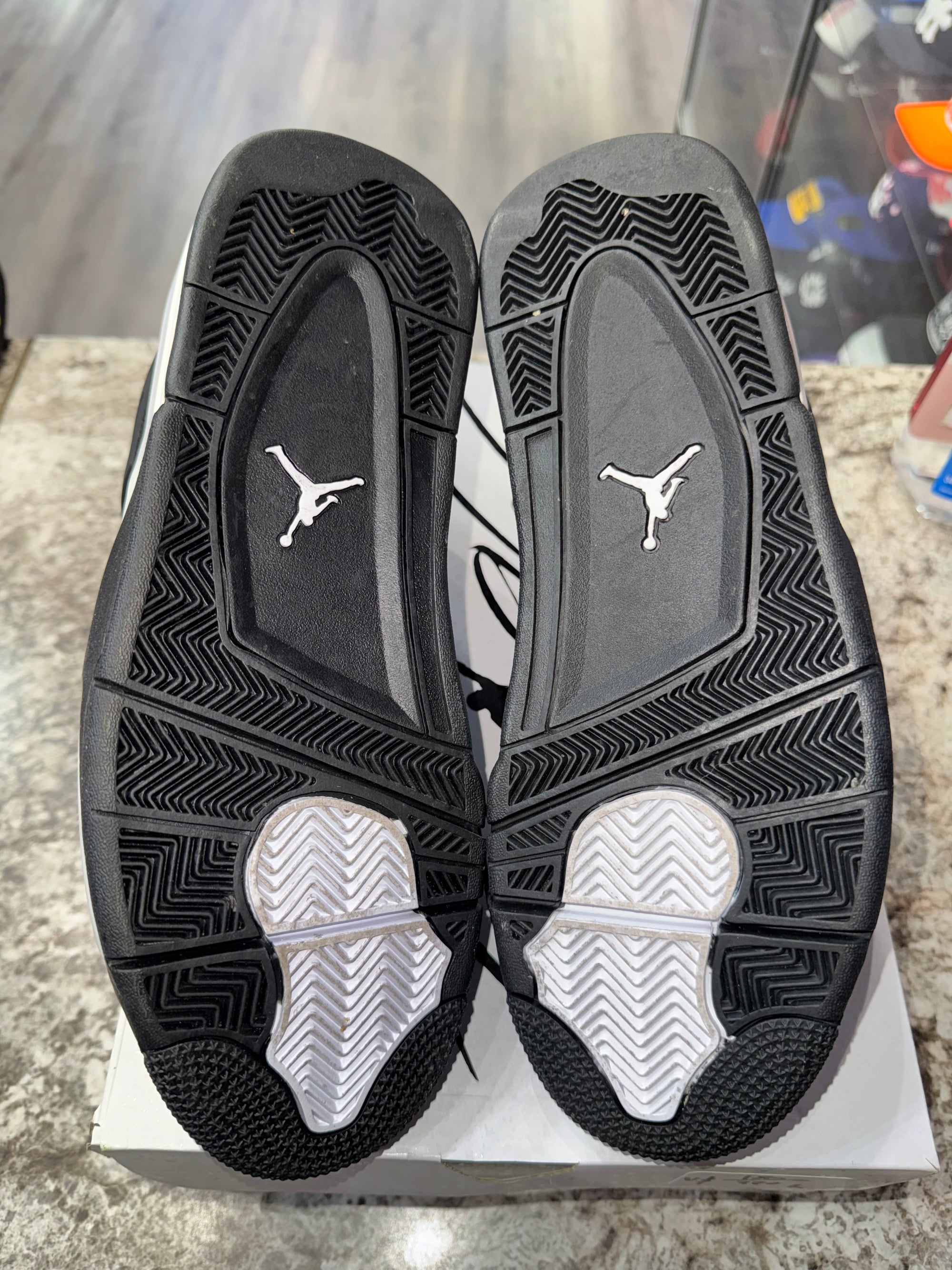 Jordan 4 Retro White Thunder