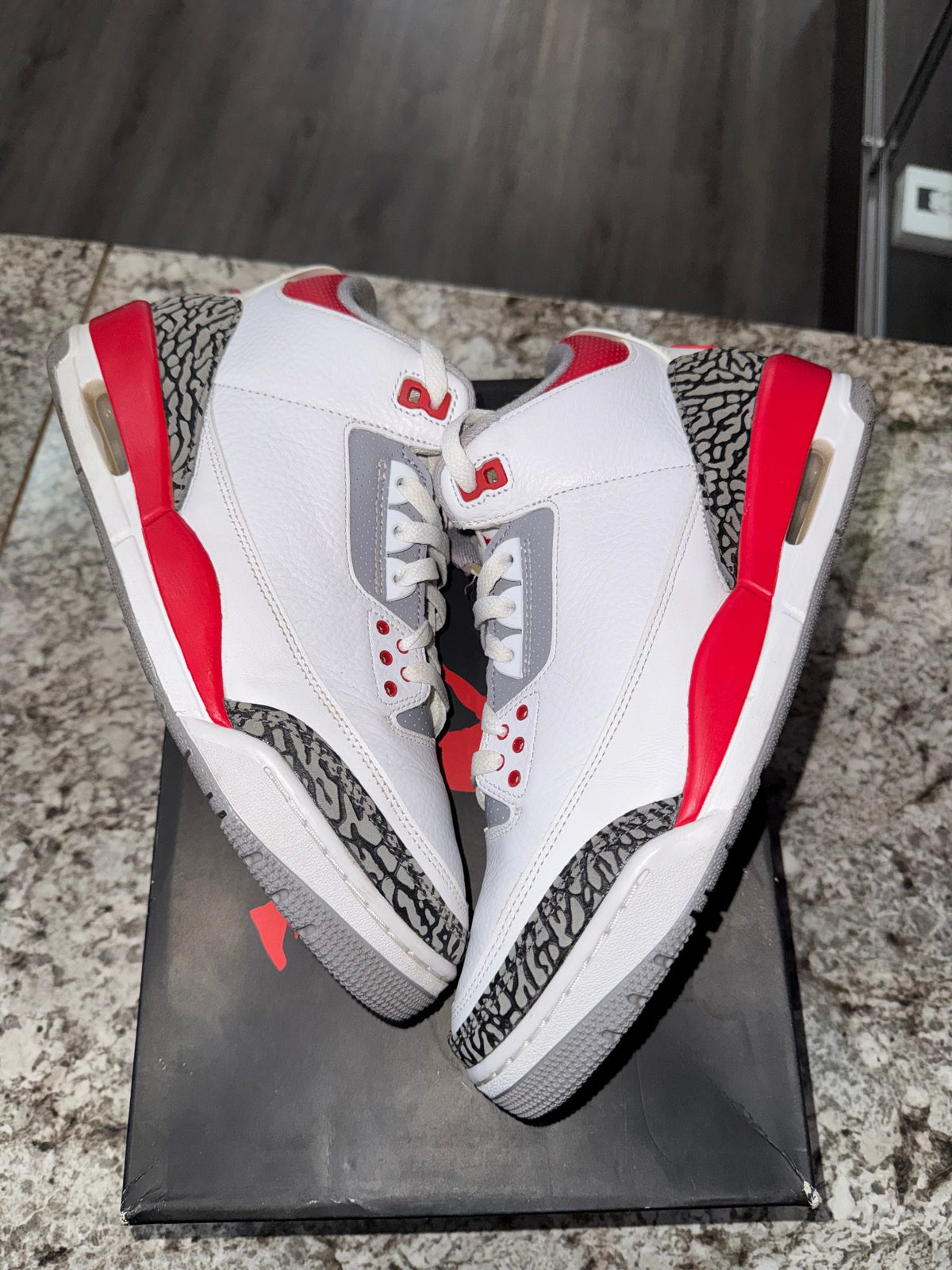 Jordan 3 Retro Fire Red (2022)