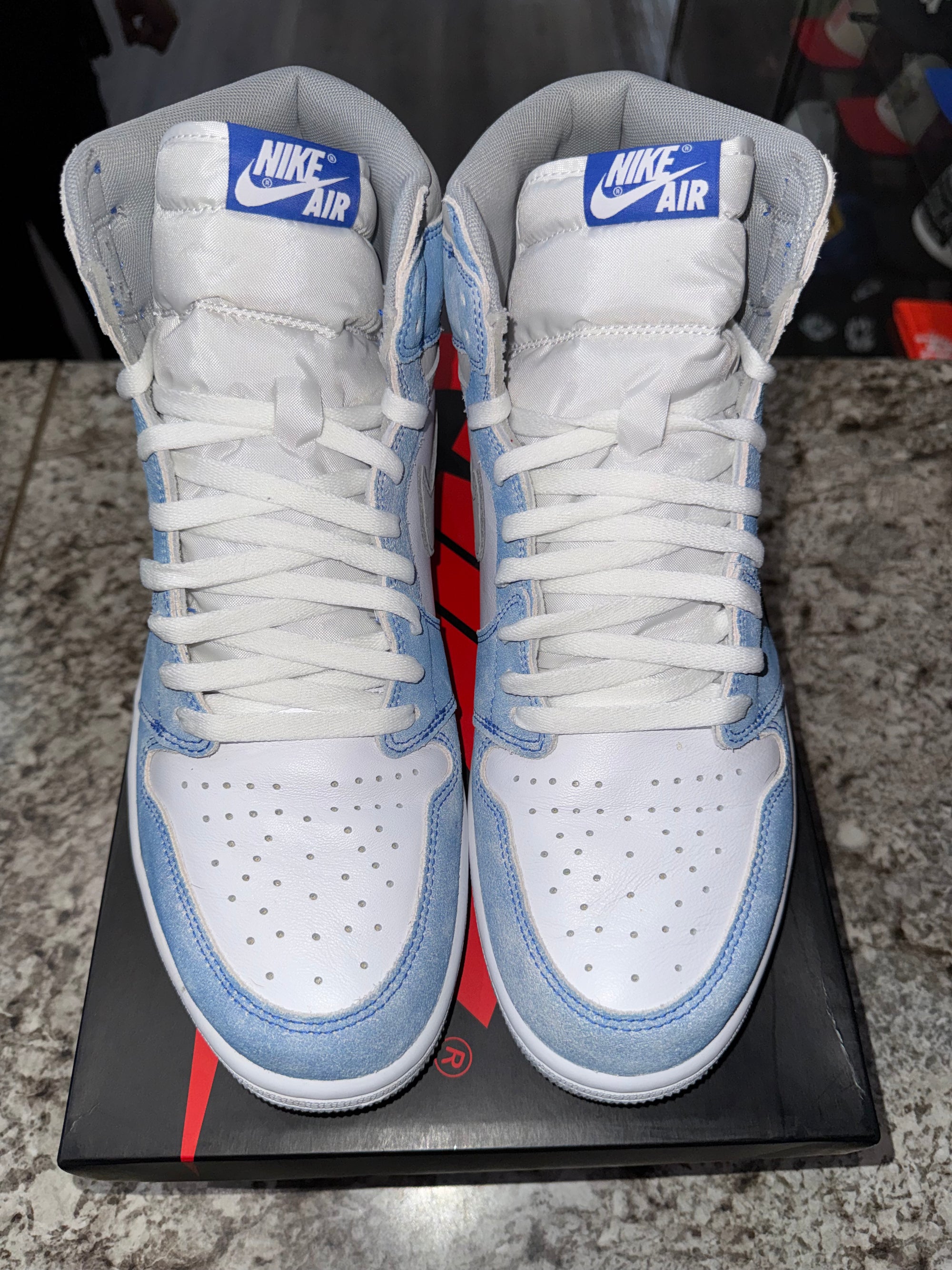 Jordan 1 Retro High OG Hyper Royal