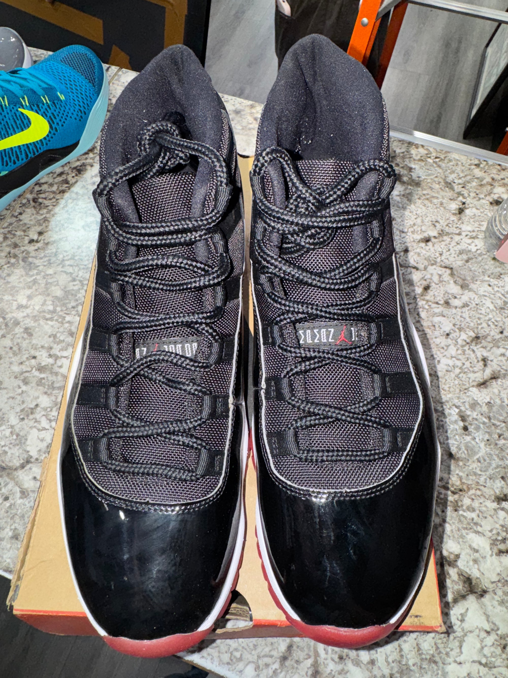 Jordan 11 Retro Playoffs Bred (2019)
