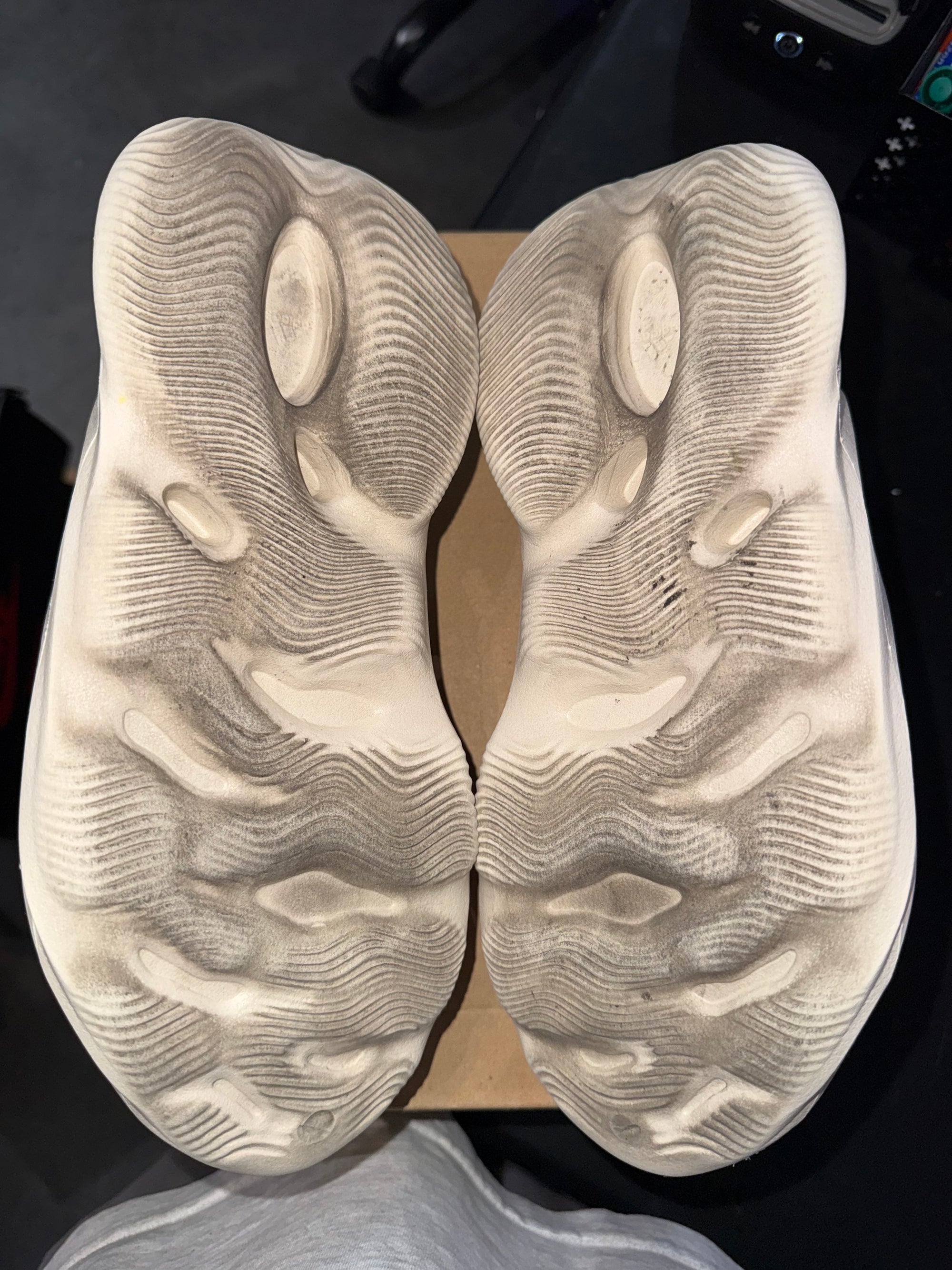 adidas Yeezy Foam RNNR Sand