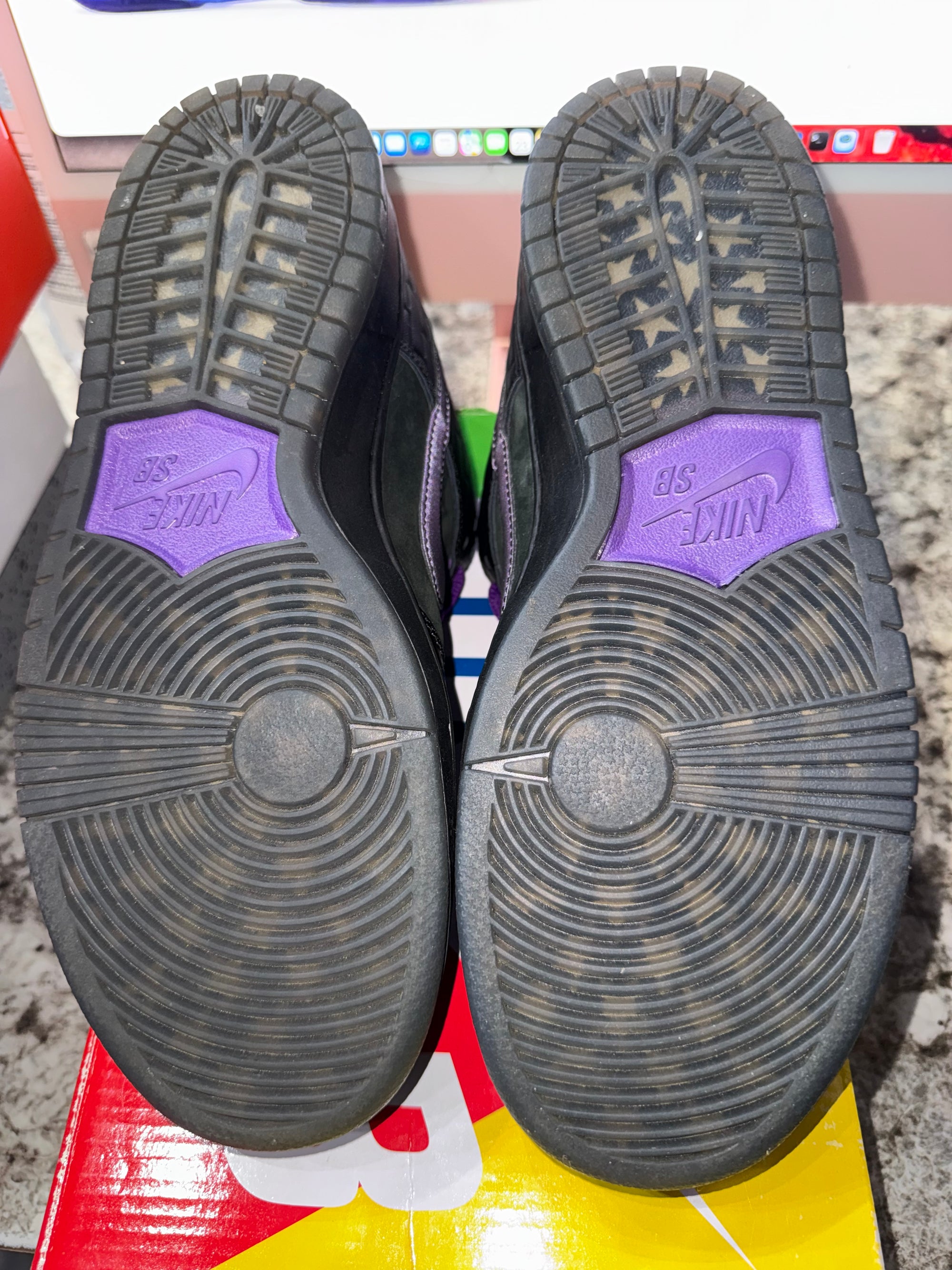 Nike SB Dunk Low Familia First Avenue