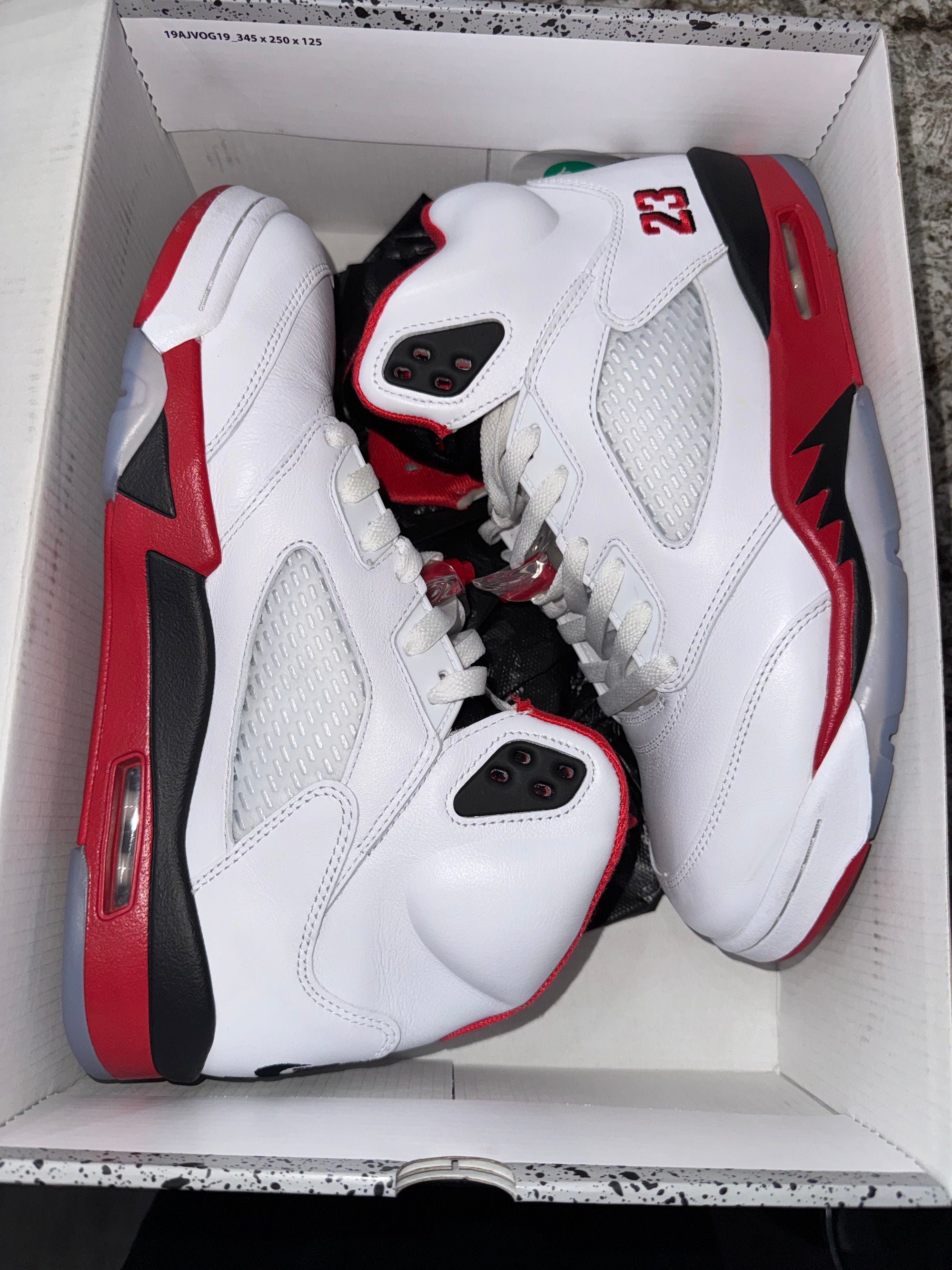 Jordan 5 Retro Fire Red Black Tongue (2025)