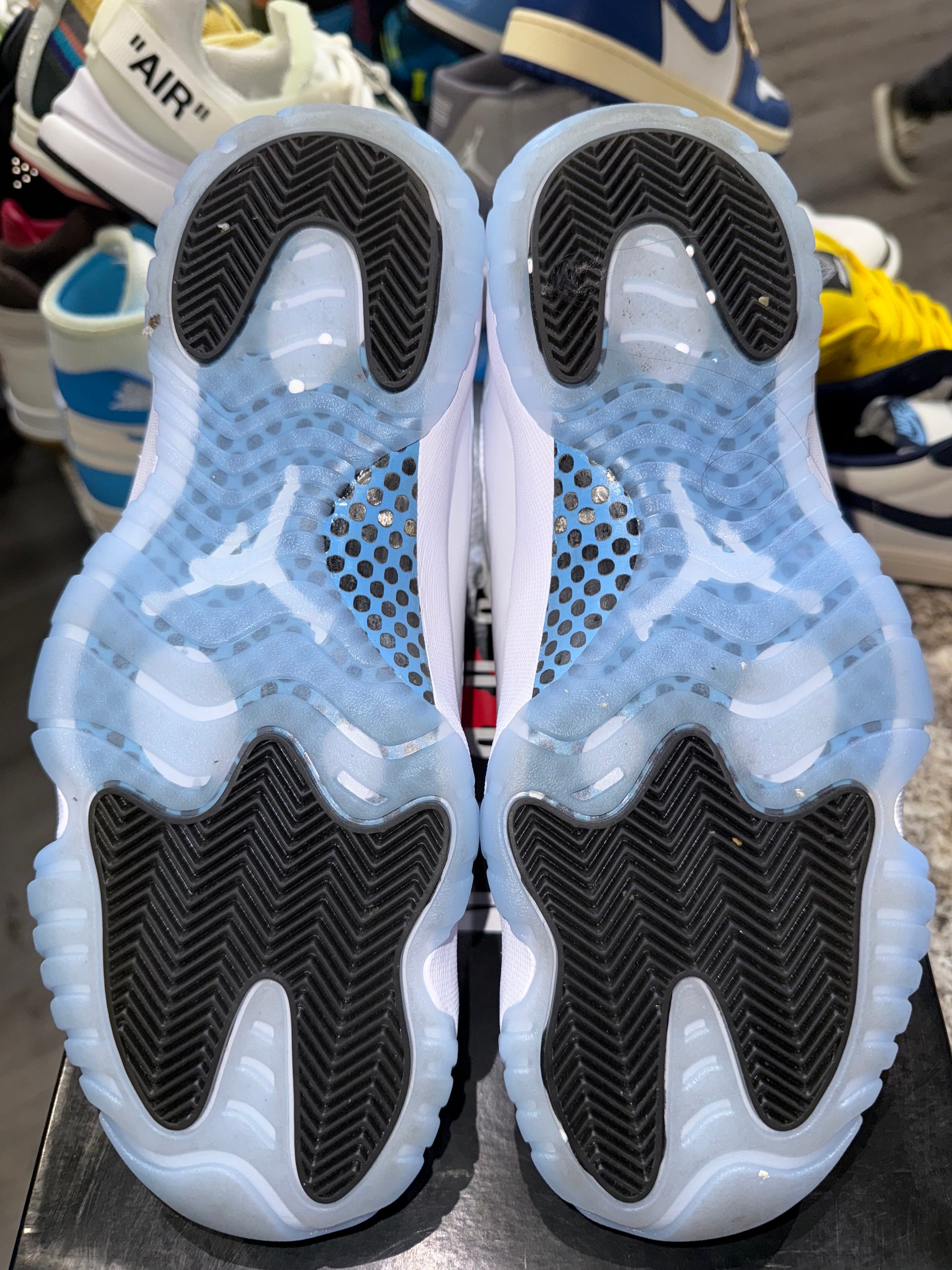 Jordan 11 Retro Legend Blue (2024)