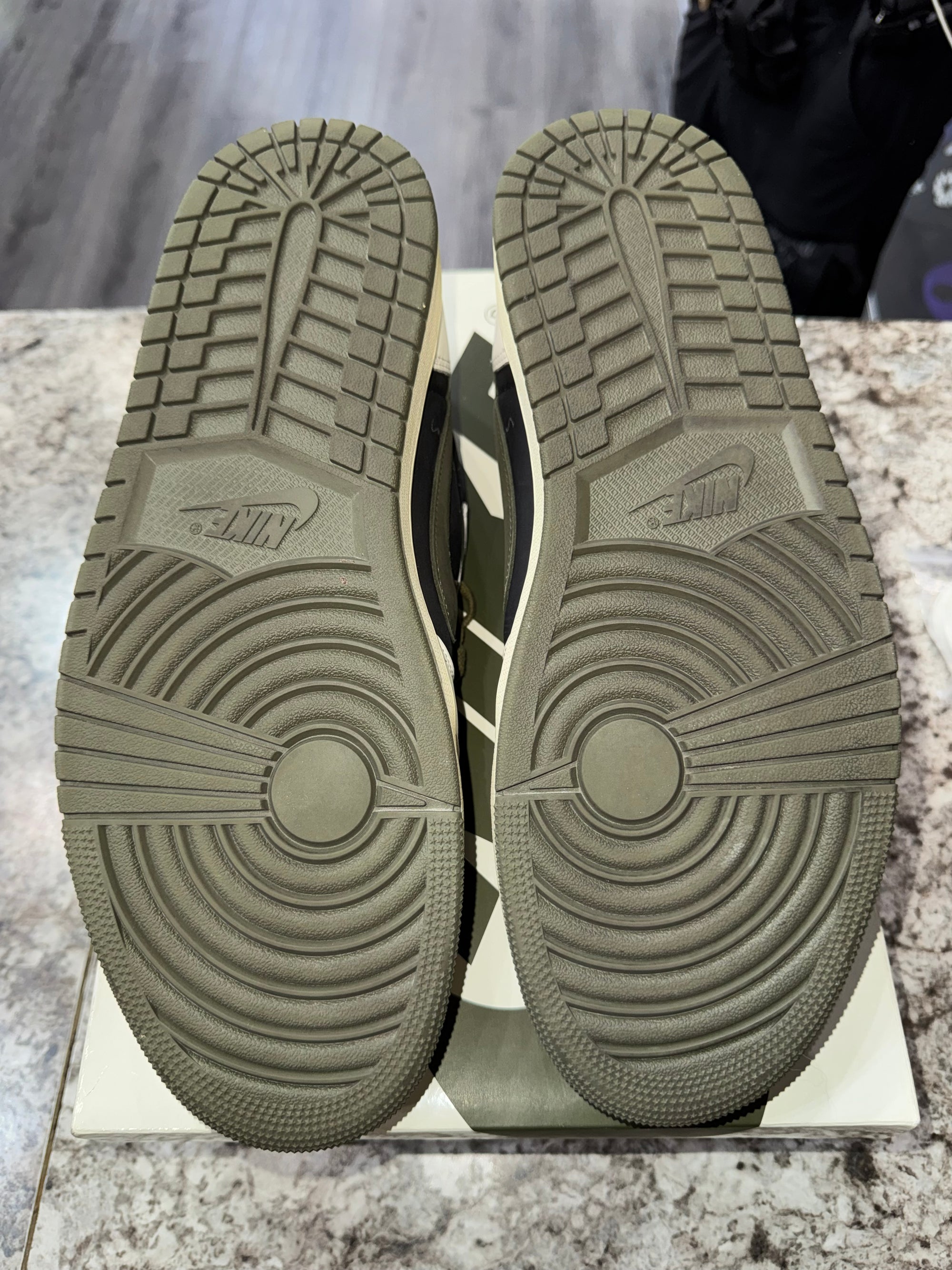 Jordan 1 Retro Low OG SP Travis Scott Olive (Women's)