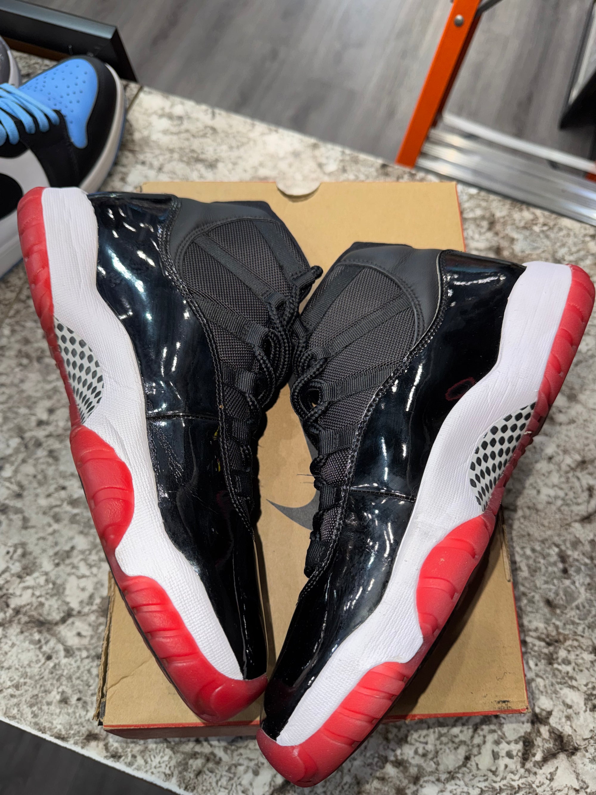 Jordan 11 Retro Playoffs Bred (2019)