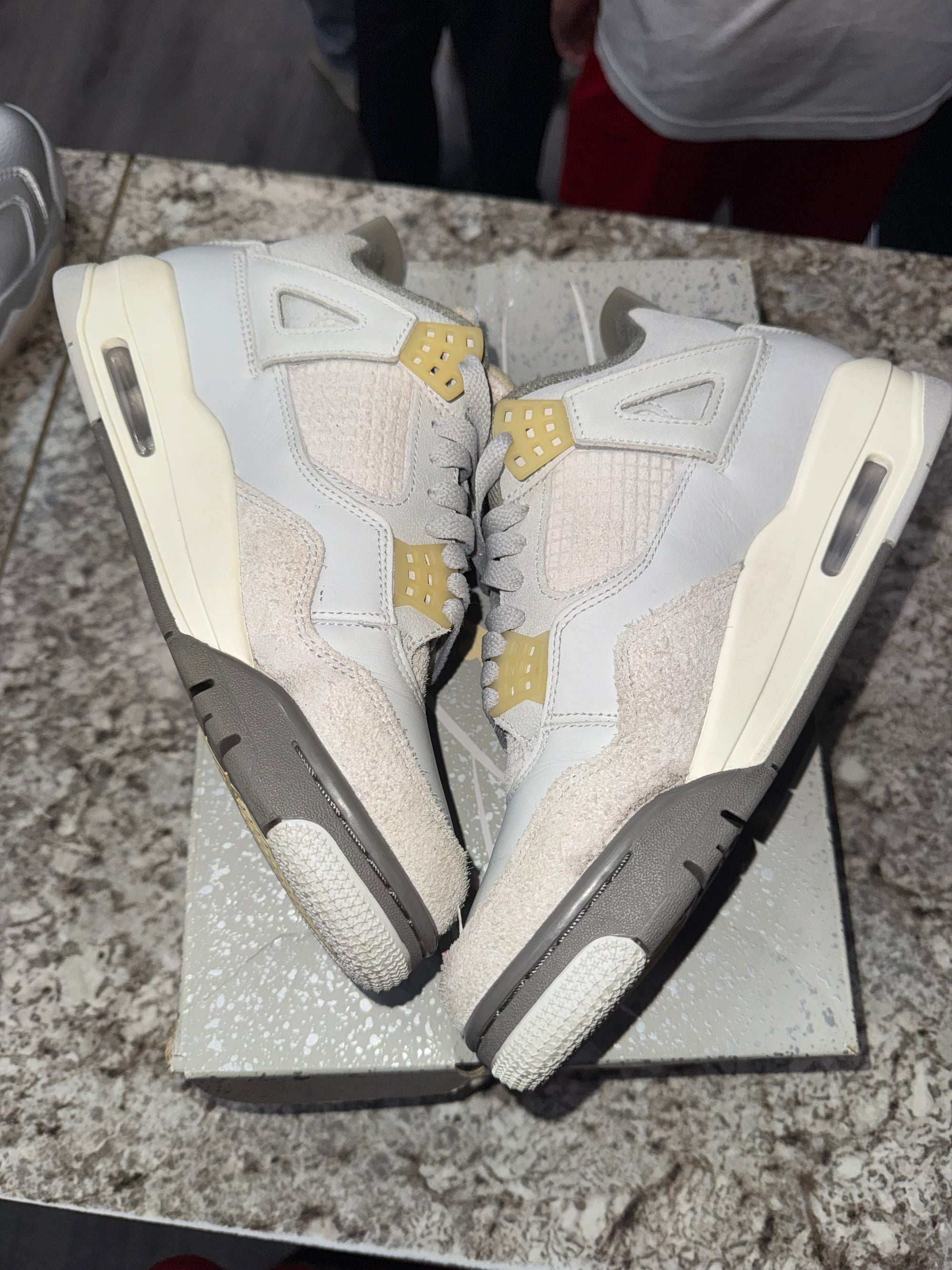Jordan 4 Retro SE Craft Photon Dust